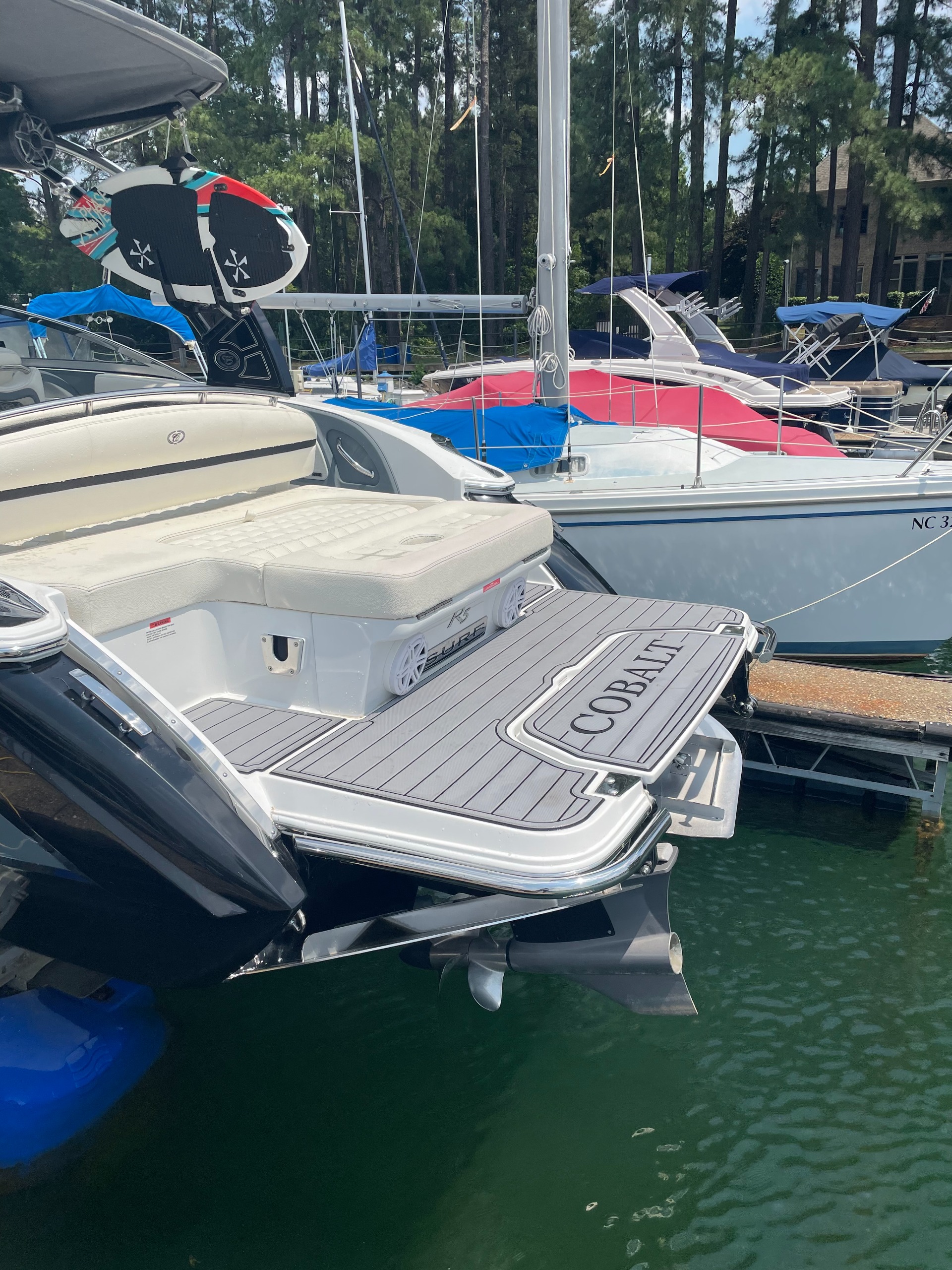 Used 2020 Cobalt 25 R5 SURF SKI BOAT / VOLVO V8 / PORTA POTTI / UNDERWATER LIGHTING / PREMIUM SND for sale Sold at Formula Imports in Charlotte NC 28227 16
