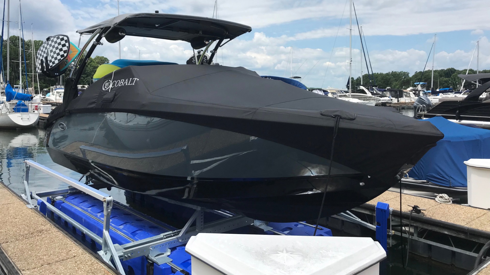 Used 2020 25 R5 SURF SKI BOAT / VOLVO V8 / PORTA POTTI / UNDERWATER LIGHTING / PREMIUM SND for sale $162,000 at Formula Imports in Charlotte NC 28227 1