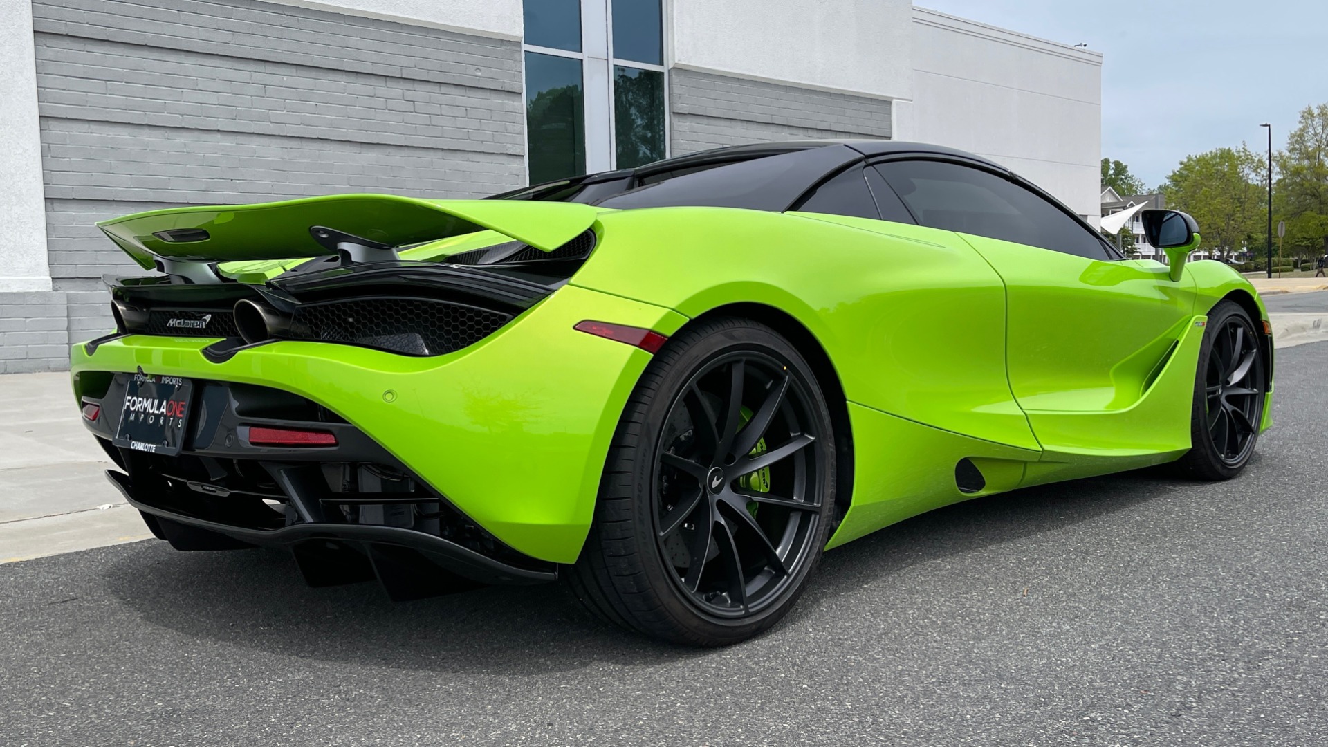 Used 2022 McLaren 720S PERFORMANCE PLUS / SPECIAL ORDER PAINT & INTERIOR / CARBON BRAKES for sale $379,000 at Formula Imports in Charlotte NC 28227 10