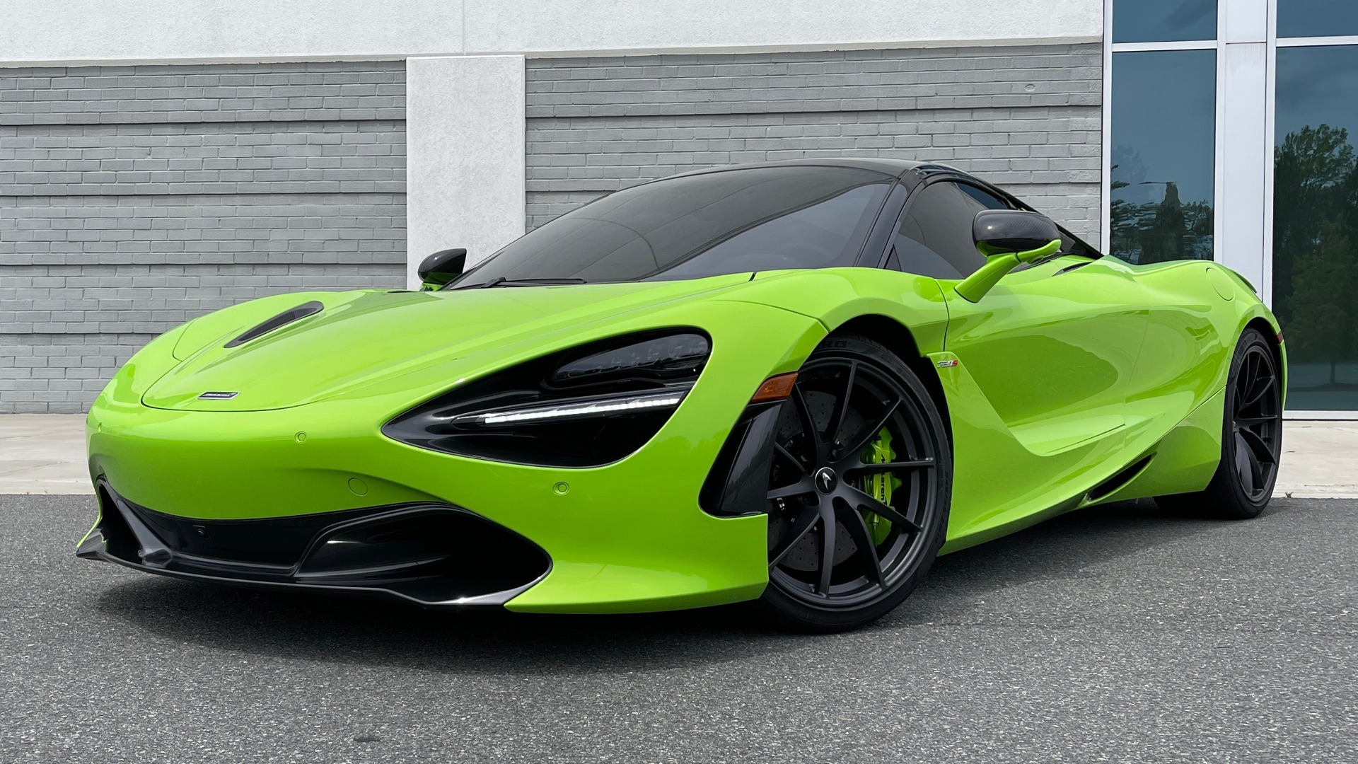 Used 2022 McLaren 720S PERFORMANCE PLUS / SPECIAL ORDER PAINT & INTERIOR / CARBON BRAKES for sale $379,000 at Formula Imports in Charlotte NC 28227 8