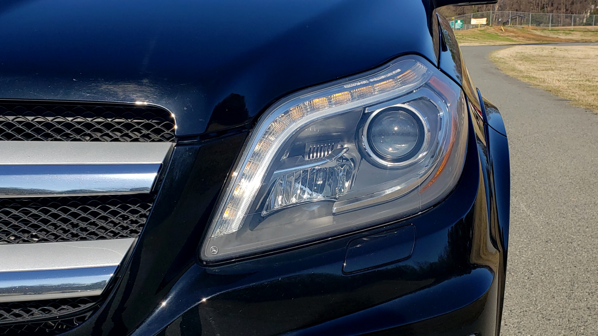 Used 2015 Mercedes-Benz GL-Class GL 550 4MATIC / DRVR ASST / PANO-ROOF / DESIGNO / REARVIEW for sale Sold at Formula Imports in Charlotte NC 28227 10