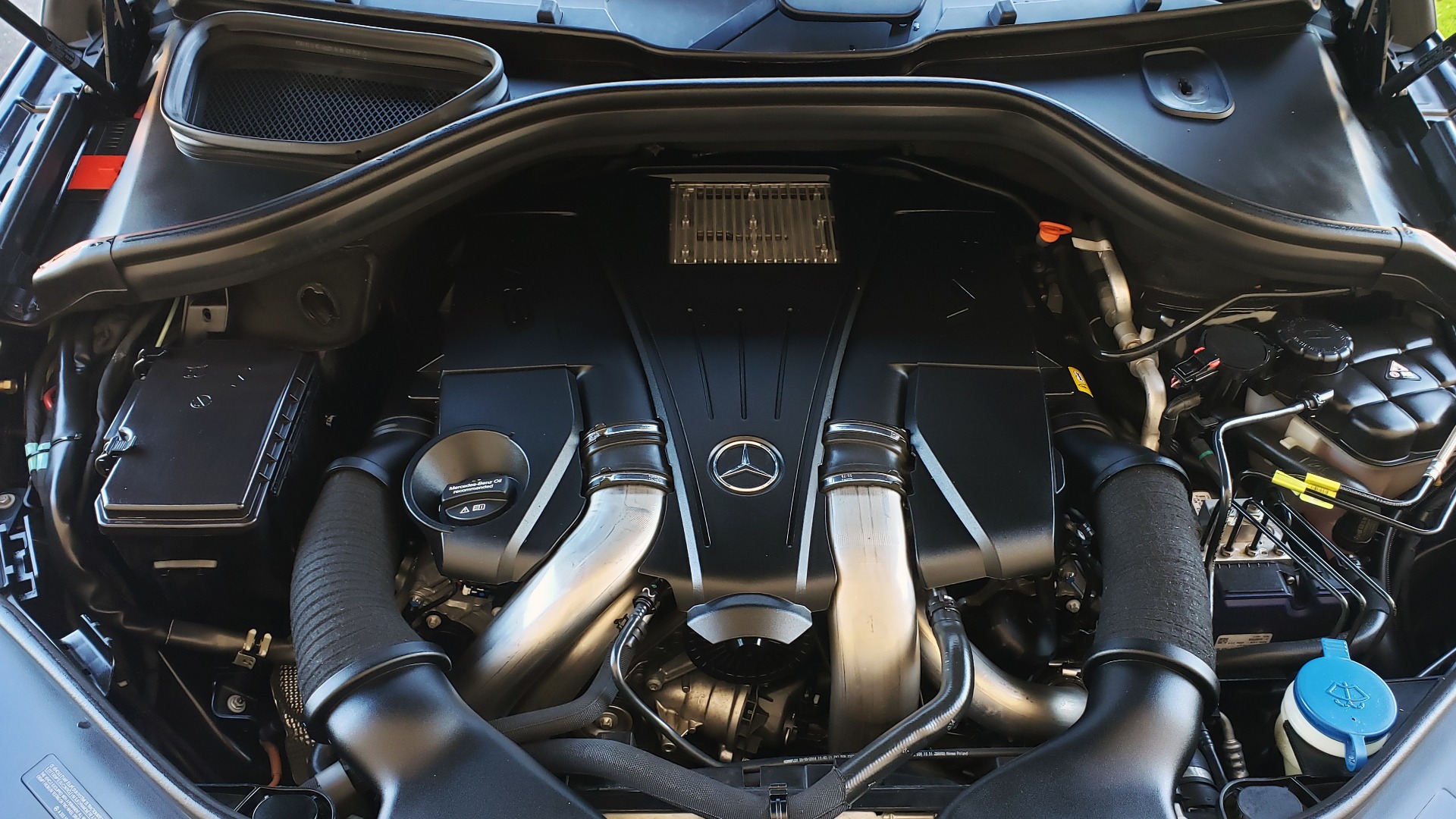 Used 2015 Mercedes-Benz GL-Class GL 550 4MATIC / DRVR ASST / PANO-ROOF / DESIGNO / REARVIEW for sale Sold at Formula Imports in Charlotte NC 28227 23