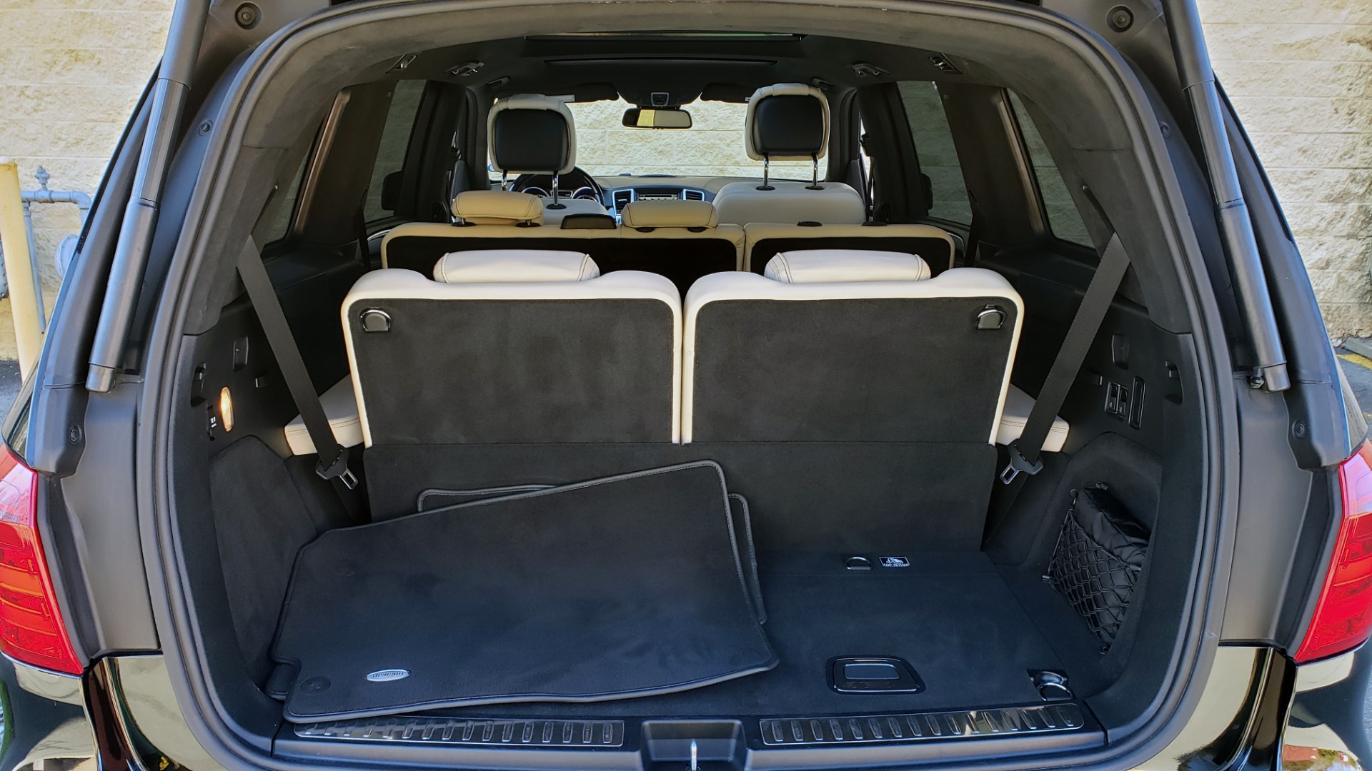 Used 2015 Mercedes-Benz GL-Class GL 550 4MATIC / DRVR ASST / PANO-ROOF / DESIGNO / REARVIEW for sale Sold at Formula Imports in Charlotte NC 28227 24