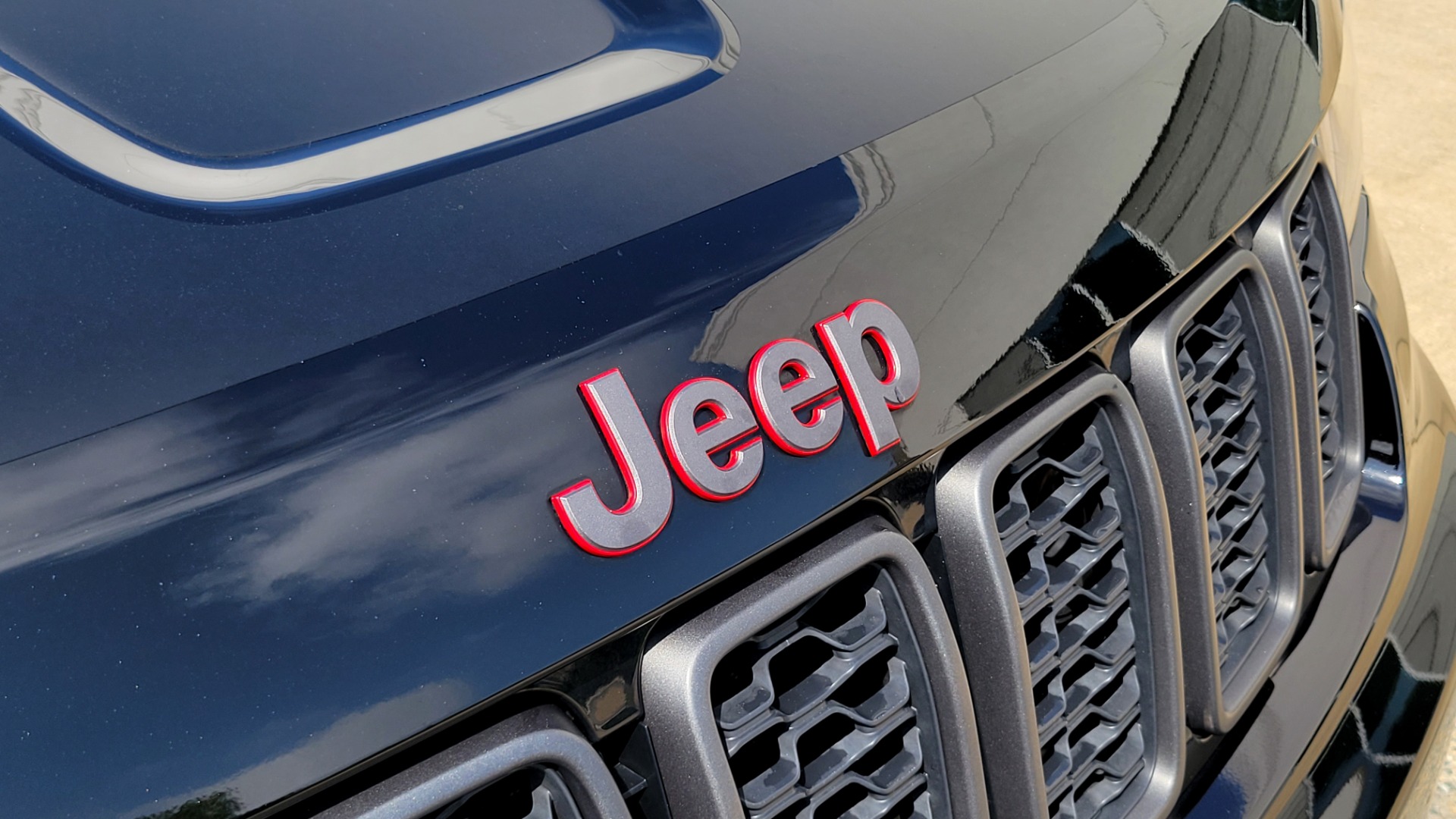 Used 2018 Jeep GRAND CHEROKEE TRAILHAWK 4X4 / 3.6L / NAV / BLIND SPOT / REARVIEW for sale $38,000 at Formula Imports in Charlotte NC 28227 19