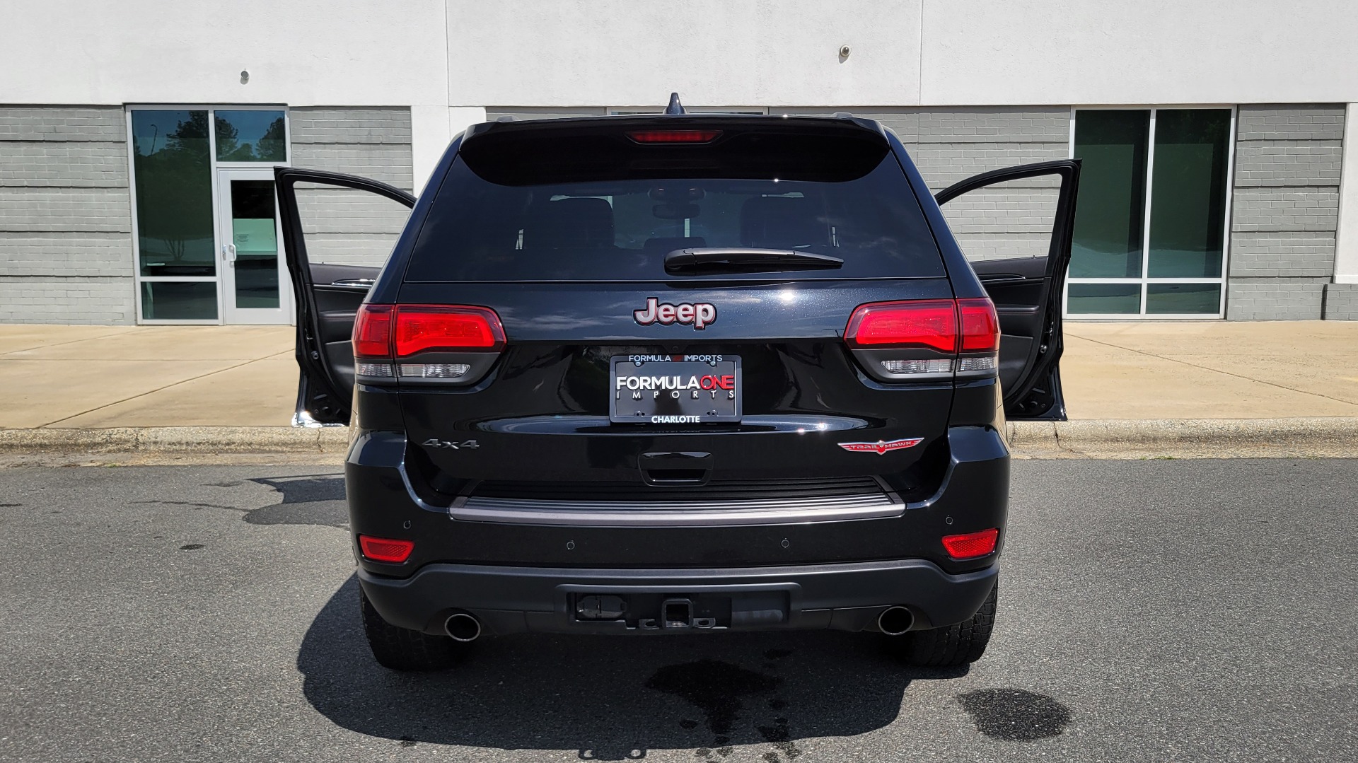 Used 2018 Jeep GRAND CHEROKEE TRAILHAWK 4X4 / 3.6L / NAV / BLIND SPOT / REARVIEW for sale Sold at Formula Imports in Charlotte NC 28227 35