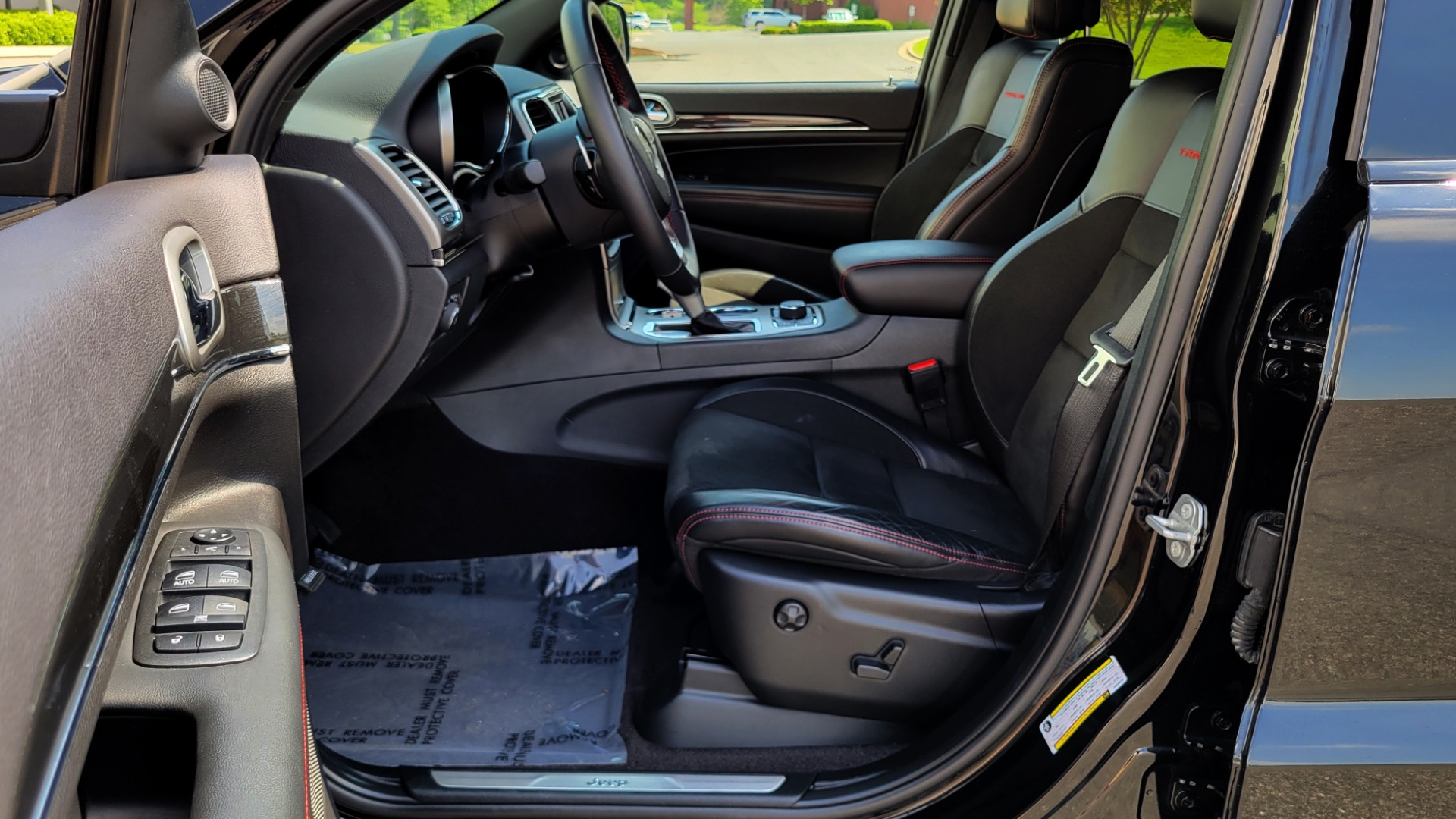 Used 2018 Jeep GRAND CHEROKEE TRAILHAWK 4X4 / 3.6L / NAV / BLIND SPOT / REARVIEW for sale Sold at Formula Imports in Charlotte NC 28227 41