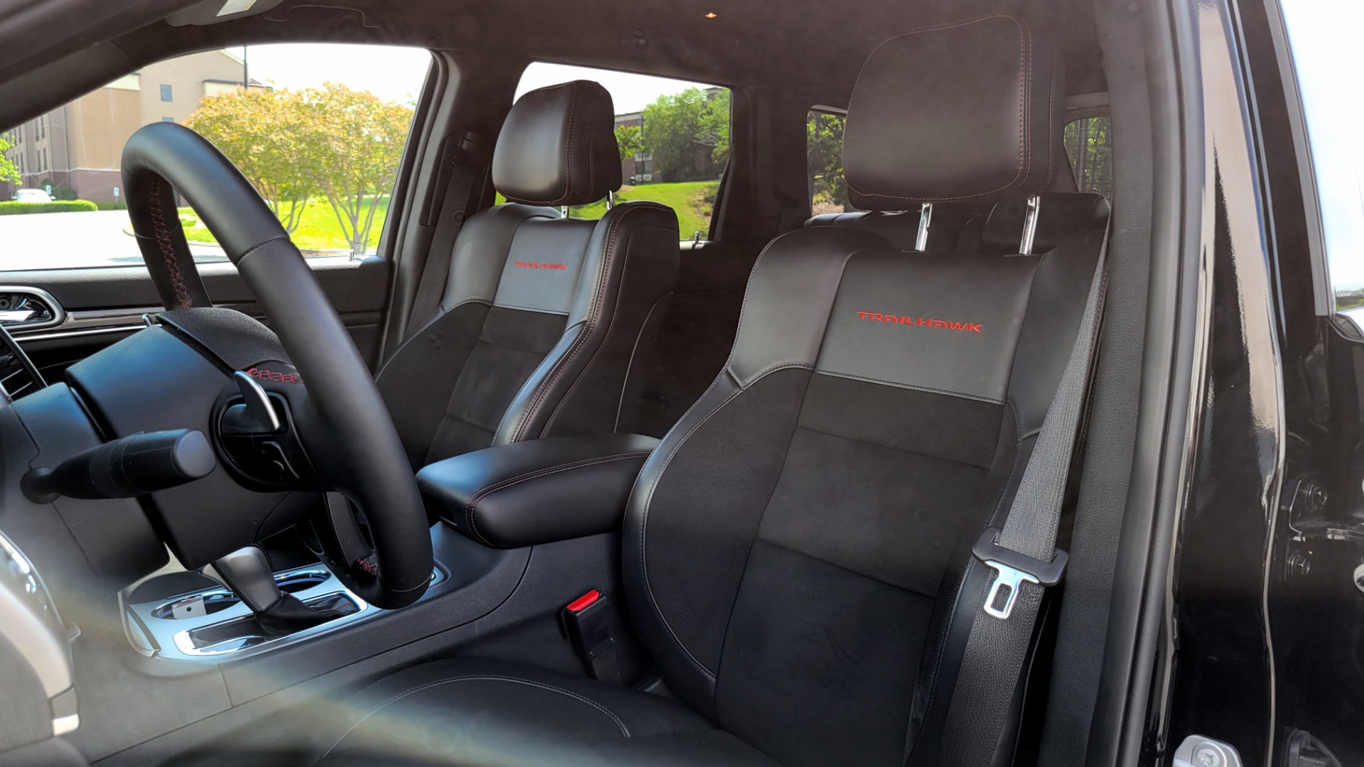 Used 2018 Jeep GRAND CHEROKEE TRAILHAWK 4X4 / 3.6L / NAV / BLIND SPOT / REARVIEW for sale Sold at Formula Imports in Charlotte NC 28227 42