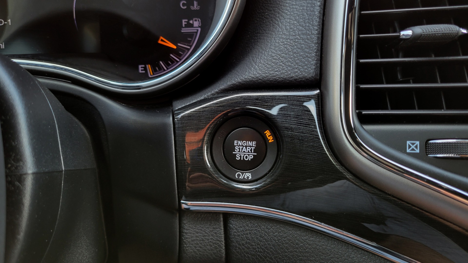 Used 2018 Jeep GRAND CHEROKEE TRAILHAWK 4X4 / 3.6L / NAV / BLIND SPOT / REARVIEW for sale Sold at Formula Imports in Charlotte NC 28227 50
