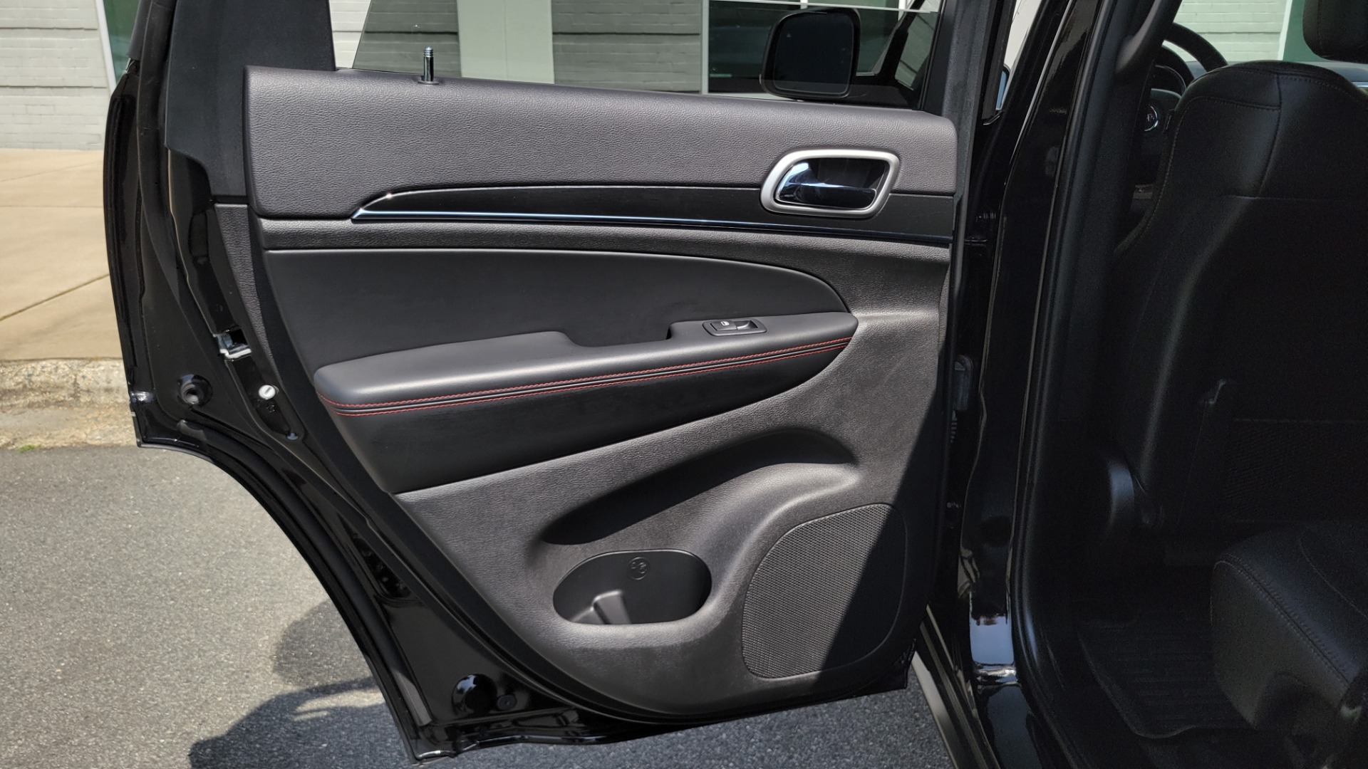 Used 2018 Jeep GRAND CHEROKEE TRAILHAWK 4X4 / 3.6L / NAV / BLIND SPOT / REARVIEW for sale Sold at Formula Imports in Charlotte NC 28227 66