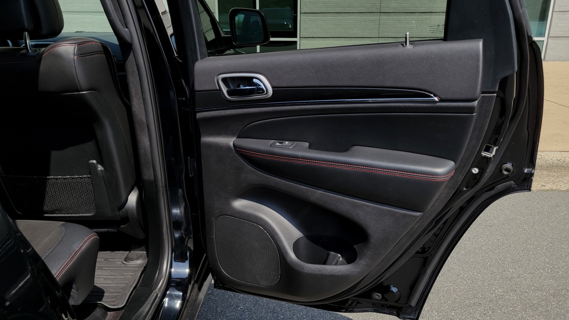 Used 2018 Jeep GRAND CHEROKEE TRAILHAWK 4X4 / 3.6L / NAV / BLIND SPOT / REARVIEW for sale $38,000 at Formula Imports in Charlotte NC 28227 78