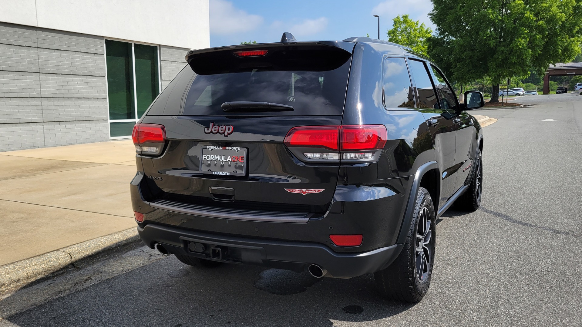 Used 2018 Jeep GRAND CHEROKEE TRAILHAWK 4X4 / 3.6L / NAV / BLIND SPOT / REARVIEW for sale Sold at Formula Imports in Charlotte NC 28227 8