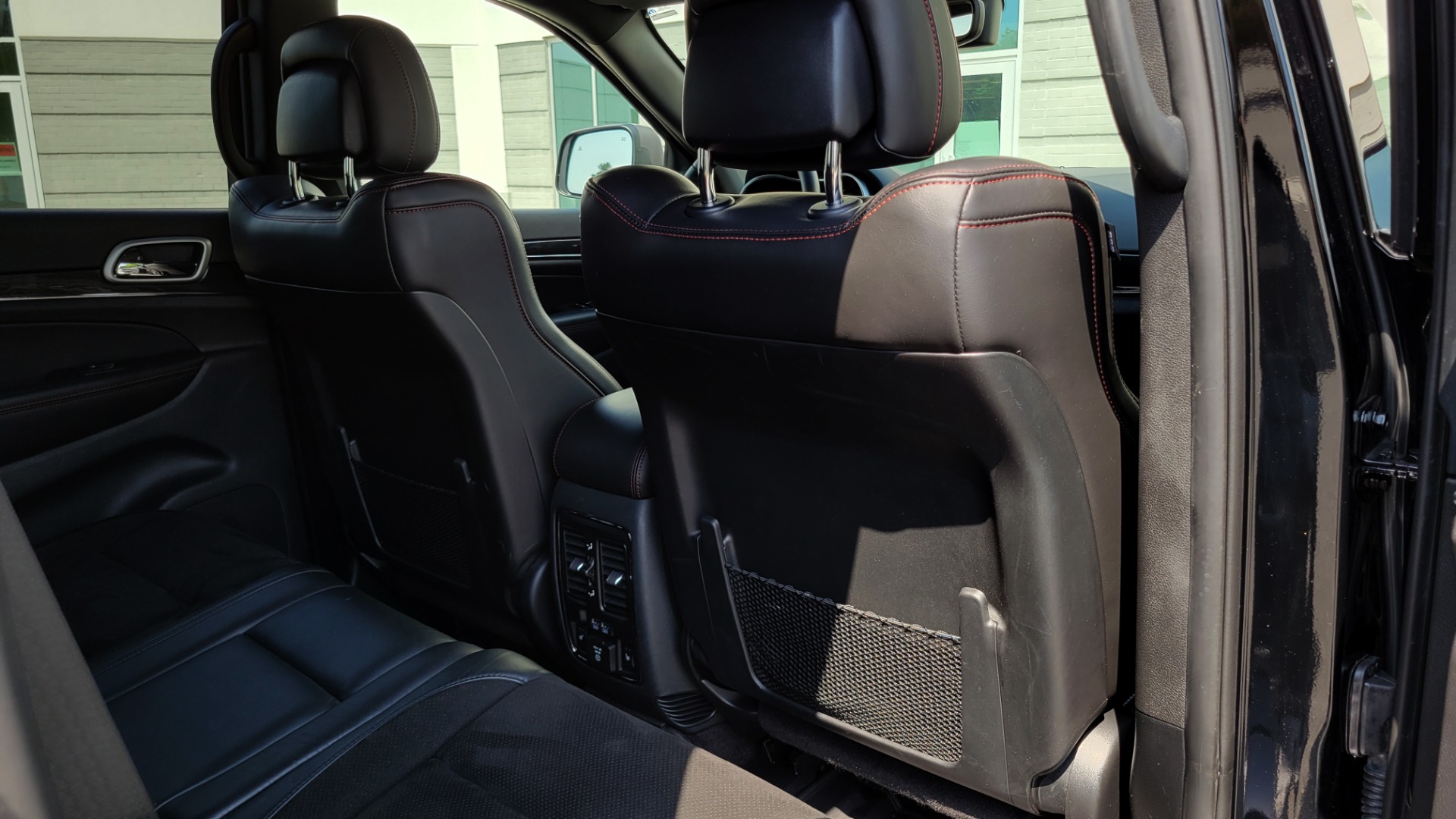 Used 2018 Jeep GRAND CHEROKEE TRAILHAWK 4X4 / 3.6L / NAV / BLIND SPOT / REARVIEW for sale Sold at Formula Imports in Charlotte NC 28227 82