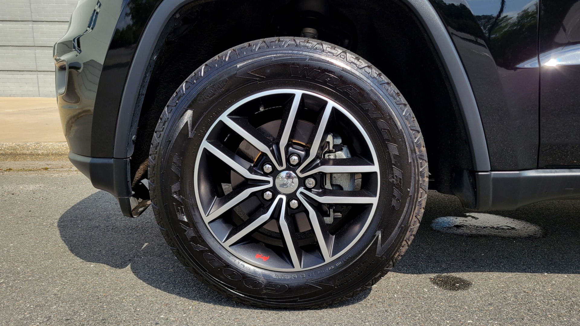 Used 2018 Jeep GRAND CHEROKEE TRAILHAWK 4X4 / 3.6L / NAV / BLIND SPOT / REARVIEW for sale Sold at Formula Imports in Charlotte NC 28227 86