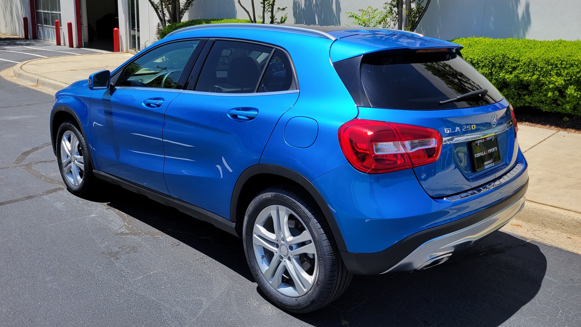 Used 2017 Mercedes-Benz GLA 250 2.0L SUV / PANO-ROOF / BLIND SPOT ASST / REARVIEW for sale Sold at Formula Imports in Charlotte NC 28227 4