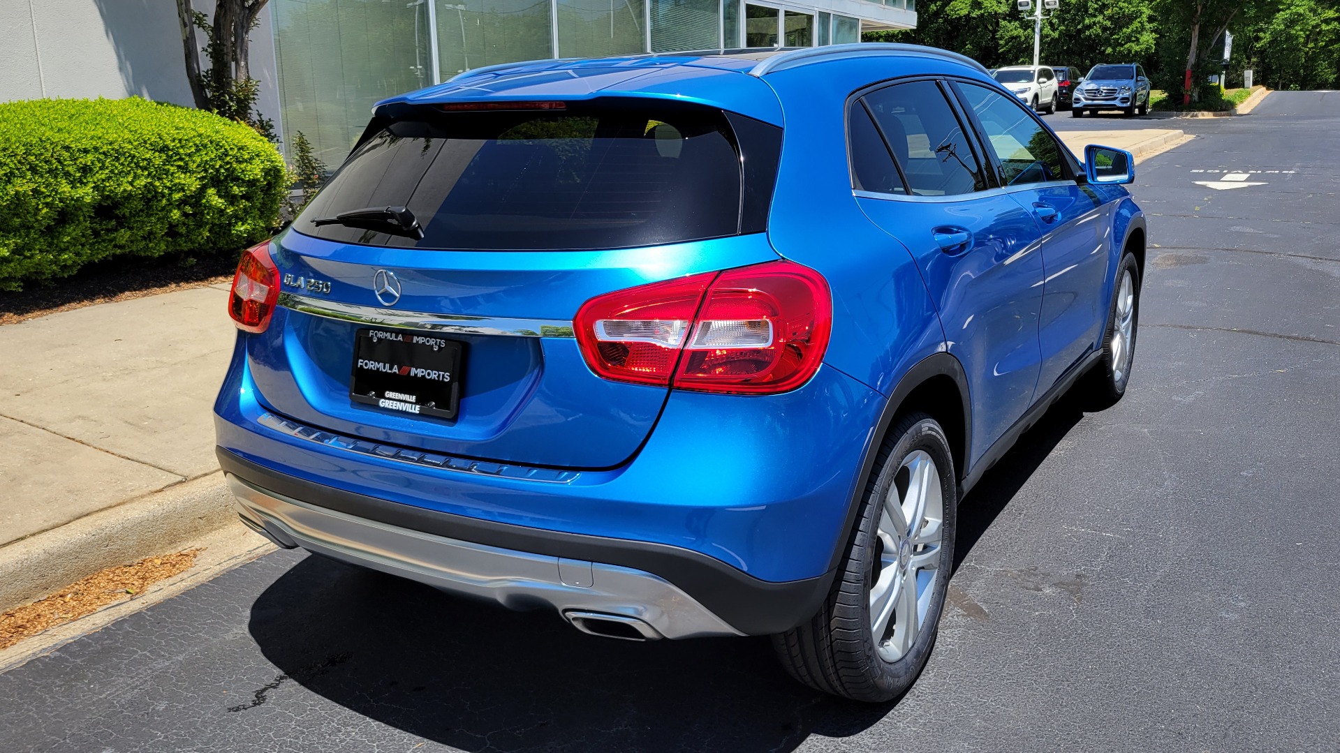 Used 2017 Mercedes-Benz GLA 250 2.0L SUV / PANO-ROOF / BLIND SPOT ASST / REARVIEW for sale $27,595 at Formula Imports in Charlotte NC 28227 5