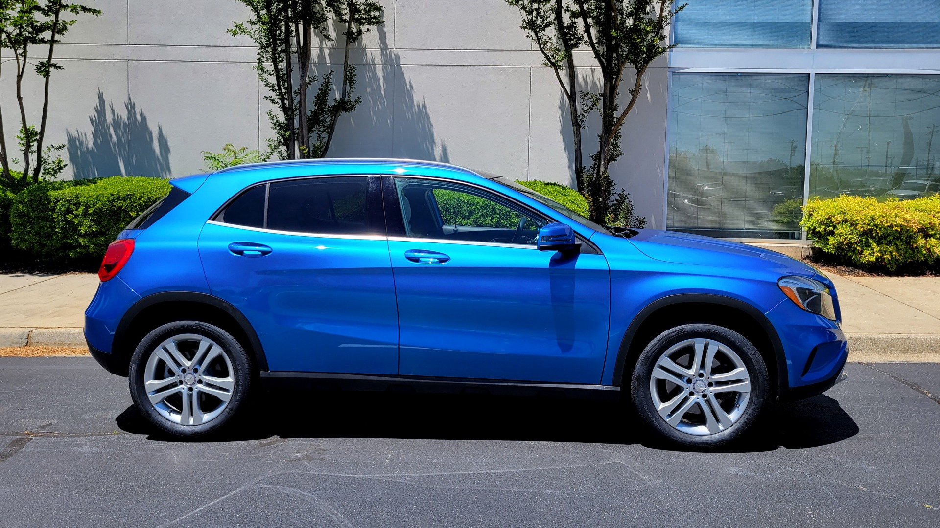 Used 2017 Mercedes-Benz GLA 250 2.0L SUV / PANO-ROOF / BLIND SPOT ASST / REARVIEW for sale Sold at Formula Imports in Charlotte NC 28227 7