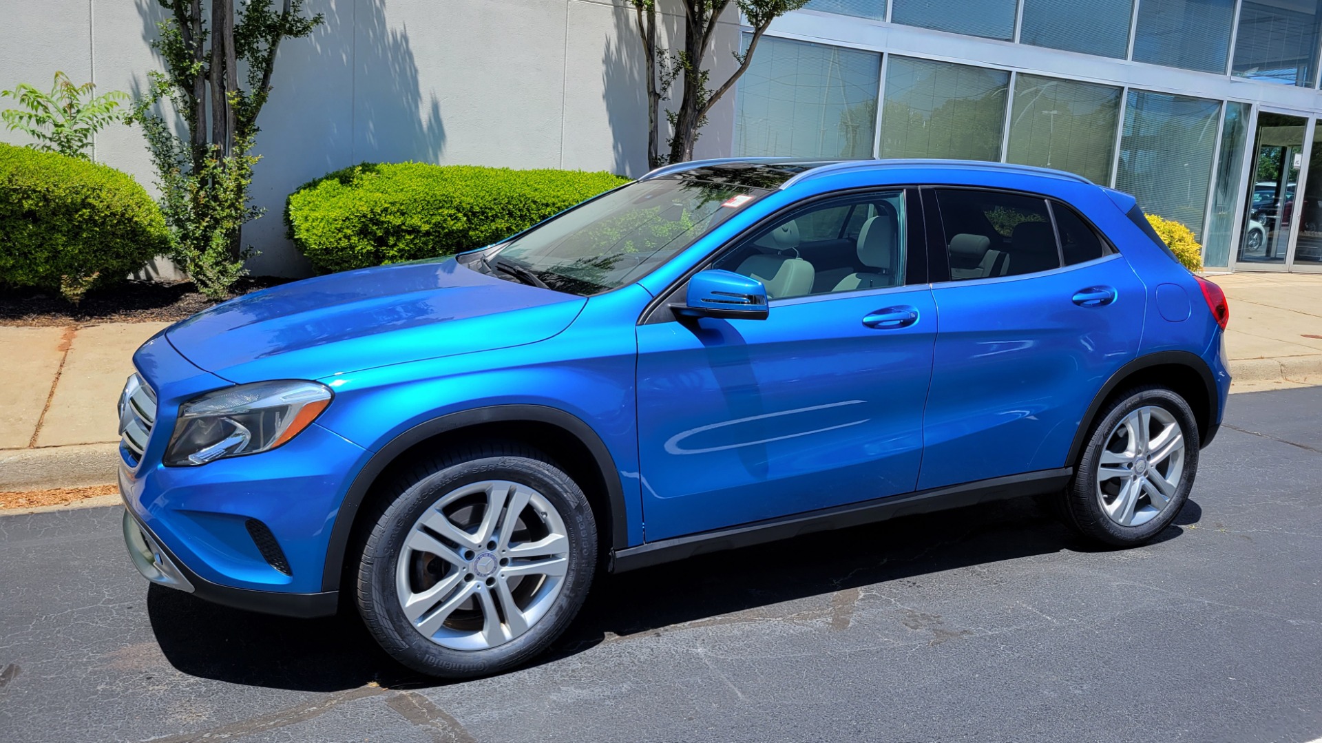 Used 2017 Mercedes-Benz GLA 250 2.0L SUV / PANO-ROOF / BLIND SPOT ASST / REARVIEW for sale Sold at Formula Imports in Charlotte NC 28227 1
