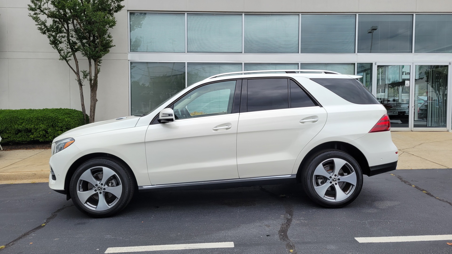 Used 2018 Mercedes-Benz GLE 350 4MATIC SUV / PREMIUM 3 / PANO-ROOF / H/K SND / REARVIEW for sale Sold at Formula Imports in Charlotte NC 28227 3