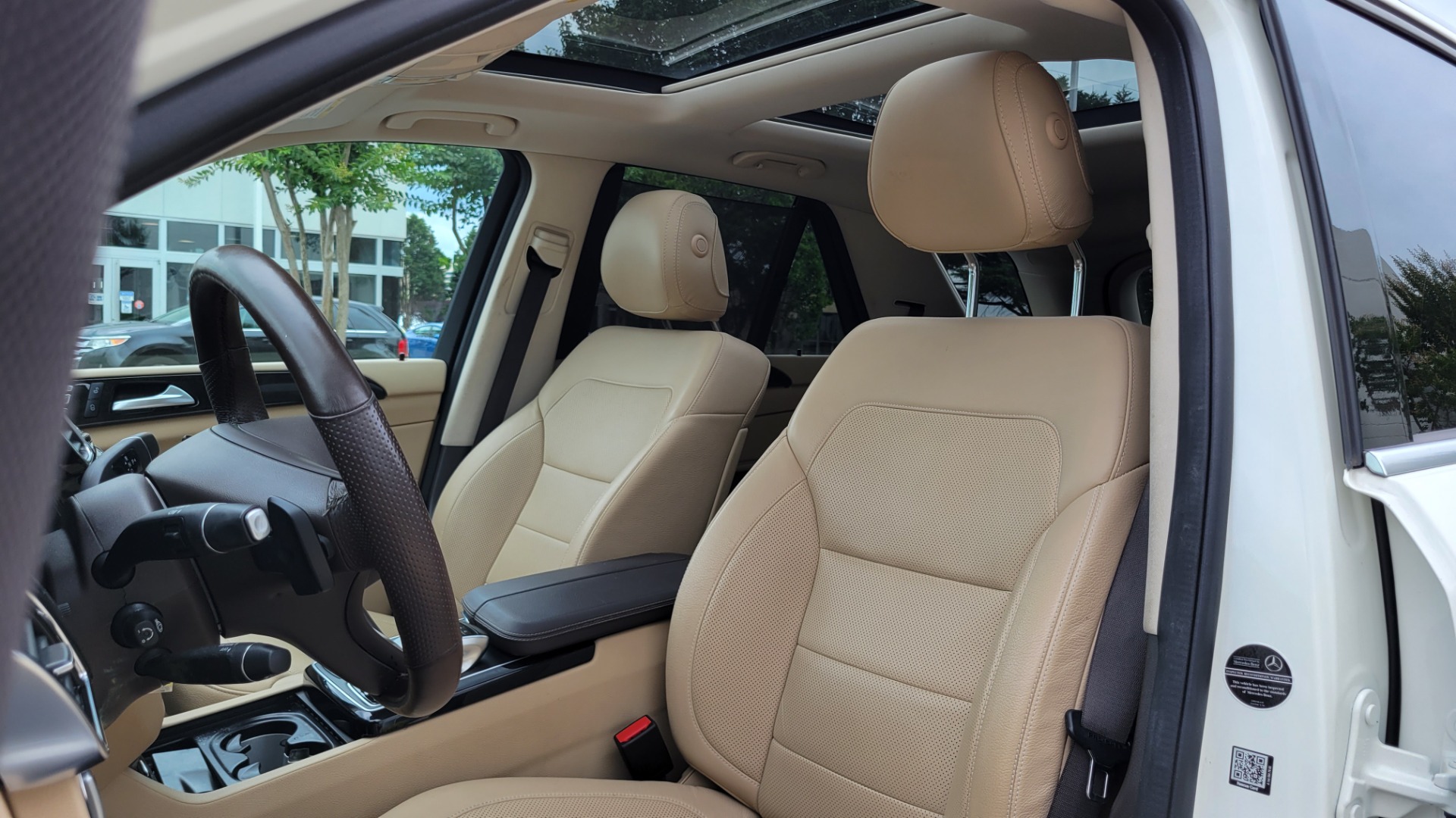Used 2018 Mercedes-Benz GLE 350 4MATIC SUV / PREMIUM 3 / PANO-ROOF / H/K SND / REARVIEW for sale Sold at Formula Imports in Charlotte NC 28227 34