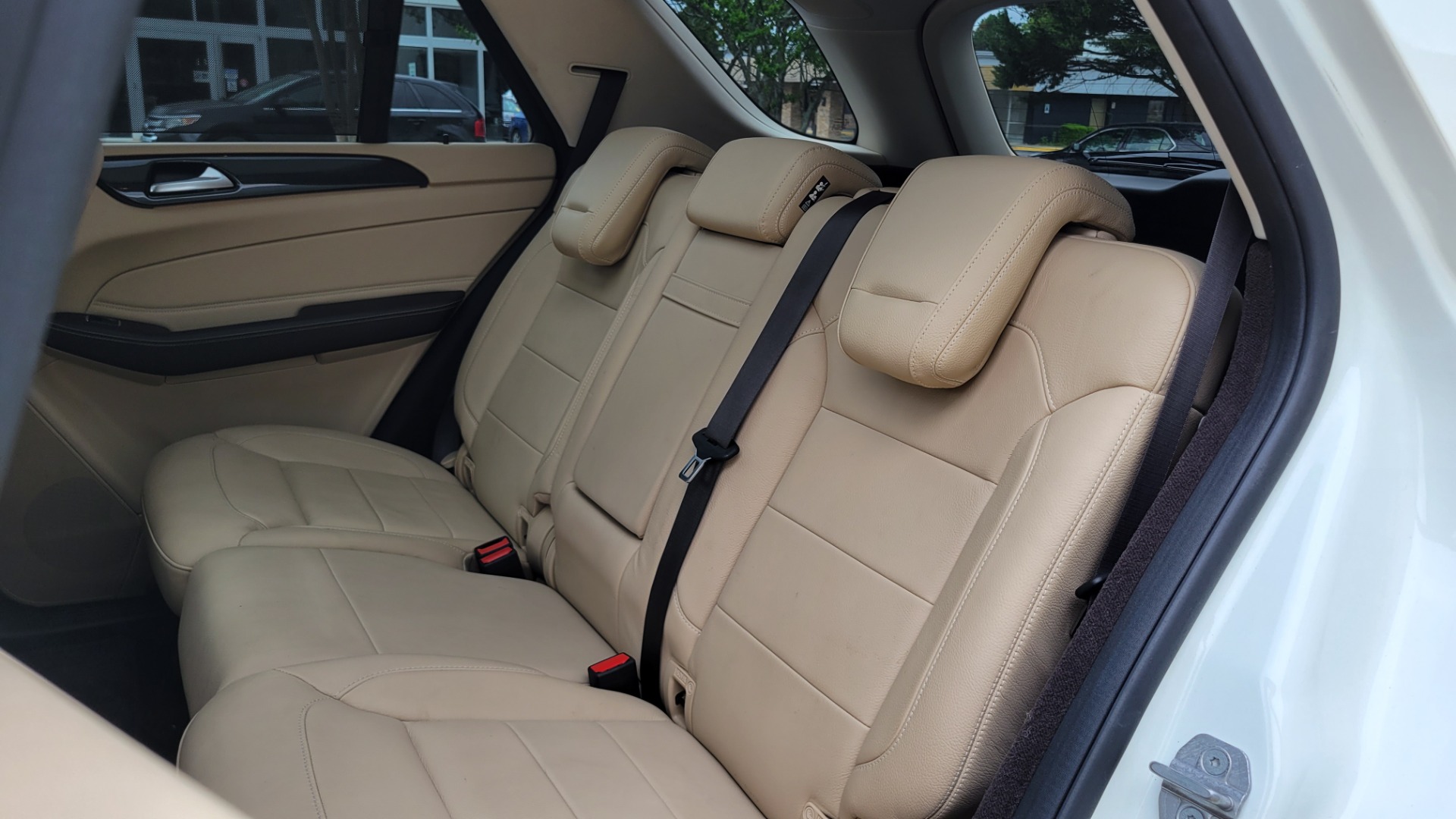 Used 2018 Mercedes-Benz GLE 350 4MATIC SUV / PREMIUM 3 / PANO-ROOF / H/K SND / REARVIEW for sale Sold at Formula Imports in Charlotte NC 28227 62