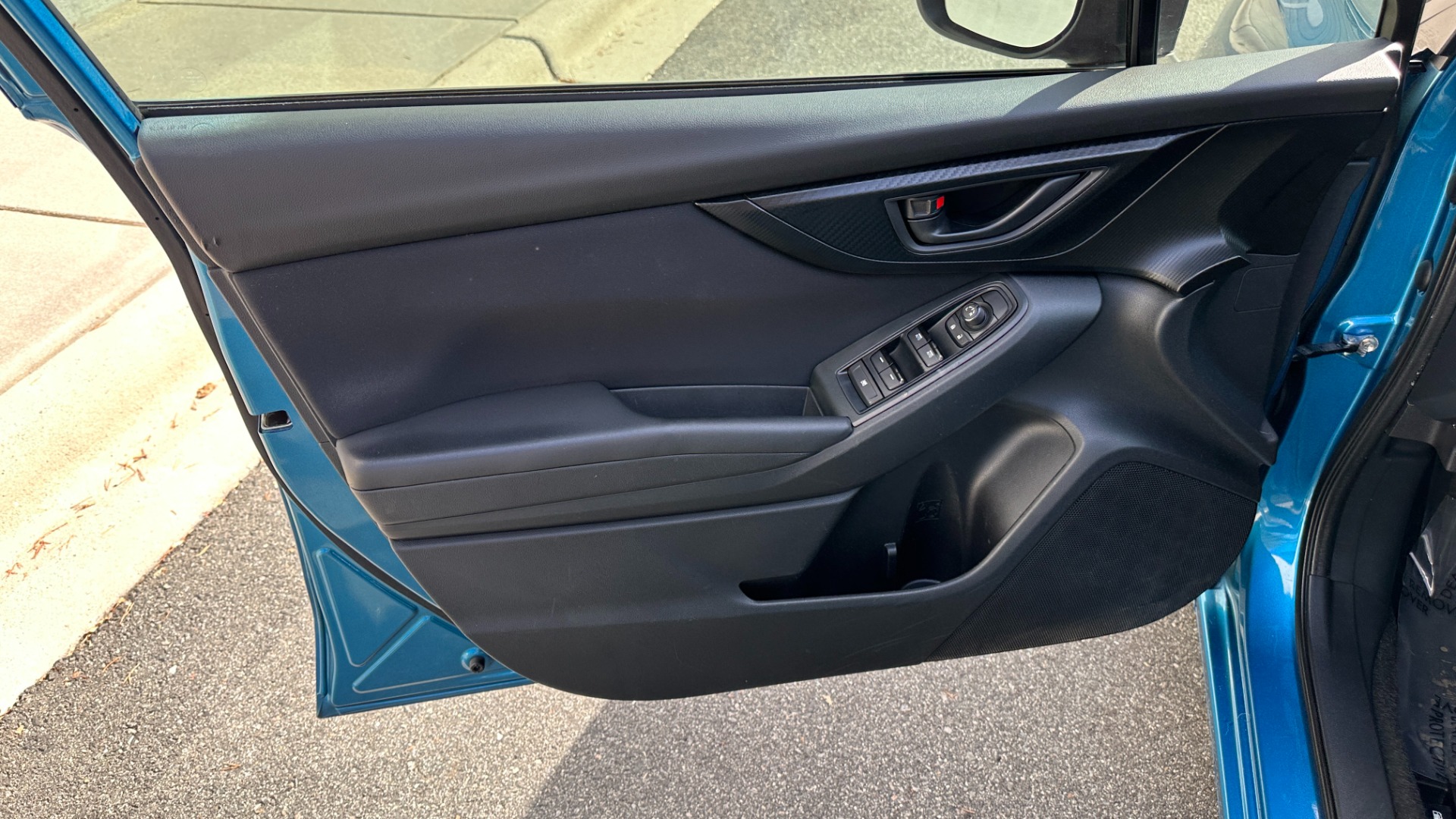 Used 2019 Subaru Impreza 5 SPEED MANUAL / CLOTH INTERIOR / PEARL PAINT for sale Sold at Formula Imports in Charlotte NC 28227 10