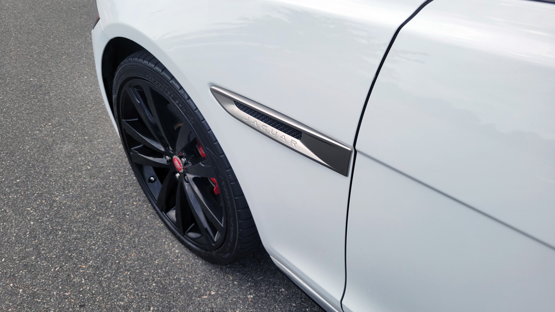 Used 2018 Jaguar XF SPORTBRAKE S / 3.0L / AWD / TECHNOLOGY / NAV / PANO-ROOF / REARVIEW for sale $46,995 at Formula Imports in Charlotte NC 28227 10