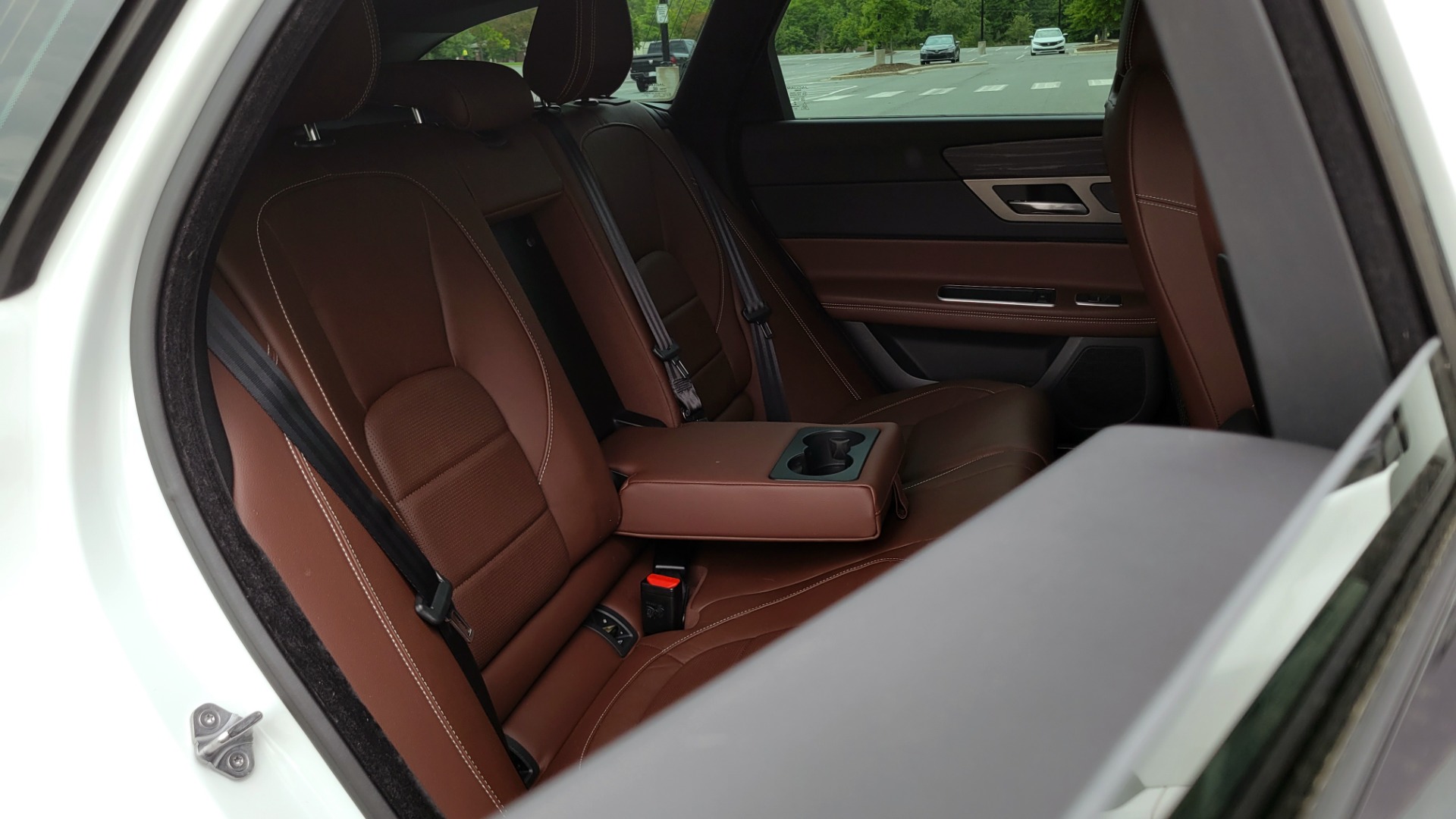 Used 2018 Jaguar XF SPORTBRAKE S / 3.0L / AWD / TECHNOLOGY / NAV / PANO-ROOF / REARVIEW for sale $46,995 at Formula Imports in Charlotte NC 28227 80