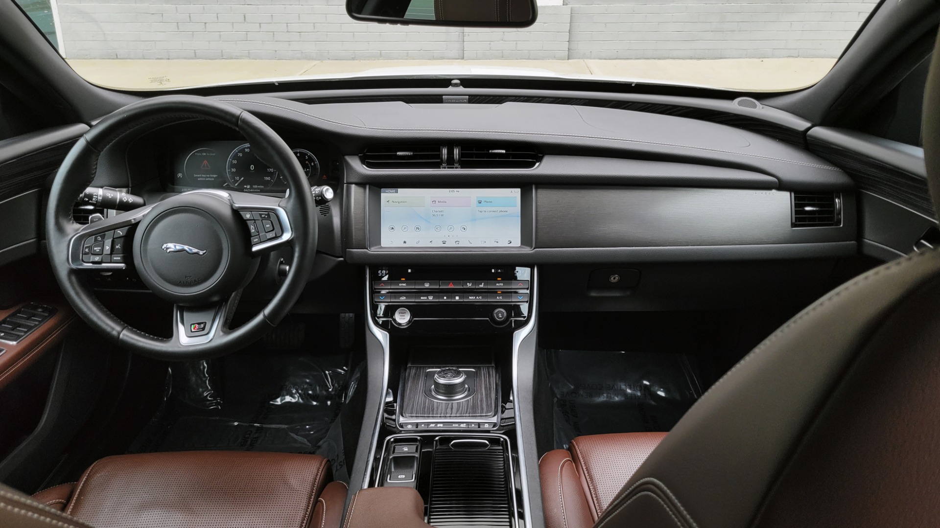 Used 2018 Jaguar XF SPORTBRAKE S / 3.0L / AWD / TECHNOLOGY / NAV / PANO-ROOF / REARVIEW for sale $46,995 at Formula Imports in Charlotte NC 28227 86