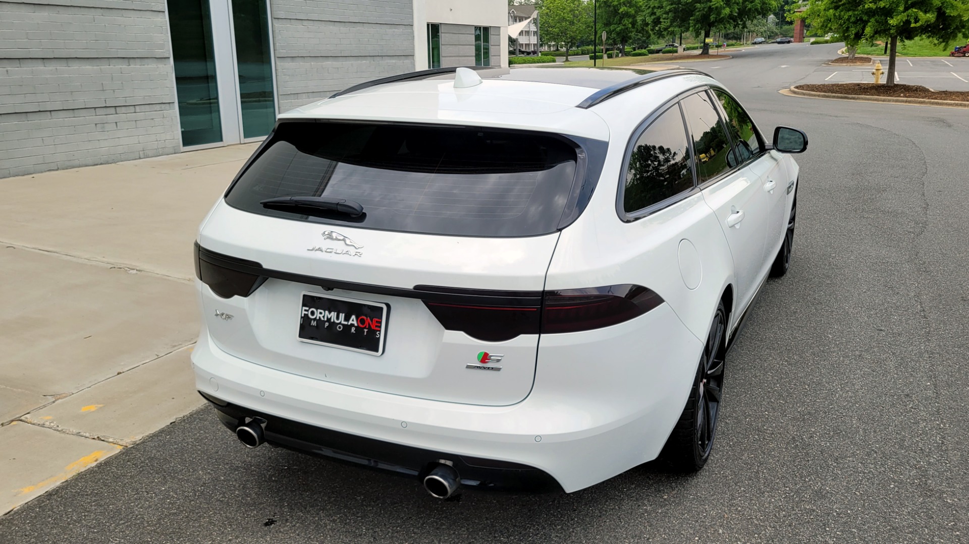 Used 2018 Jaguar XF SPORTBRAKE S / 3.0L / AWD / TECHNOLOGY / NAV / PANO-ROOF / REARVIEW for sale $46,995 at Formula Imports in Charlotte NC 28227 9