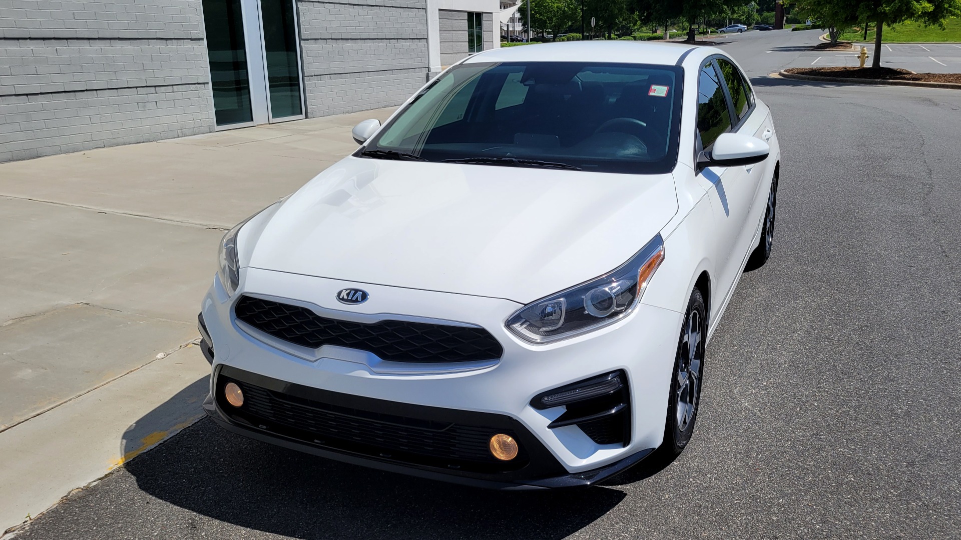 Used 2019 Kia FORTE LXS IVT 2.0L SEDAN / CVT TRANS / APPLE / DUAL-ZONE AIR / REARVIEW for sale $16,995 at Formula Imports in Charlotte NC 28227 2