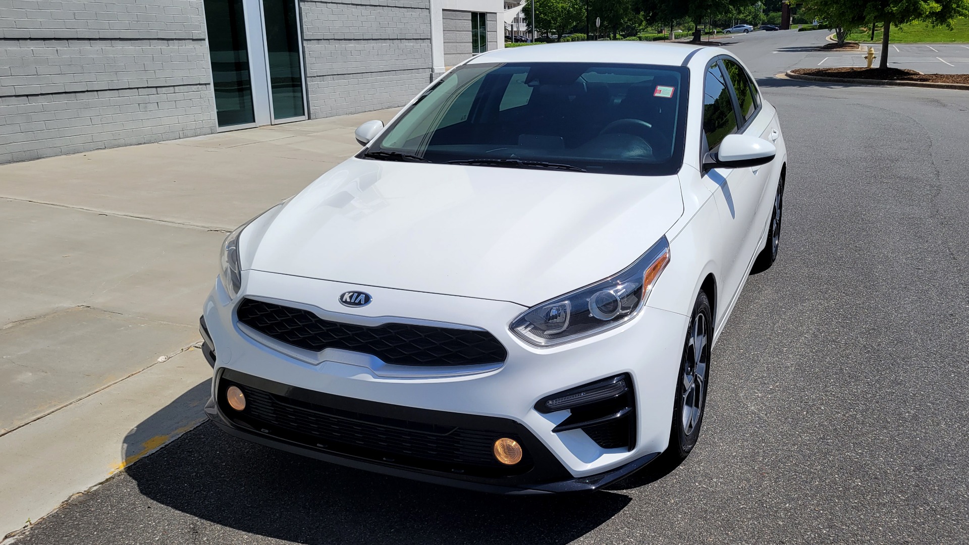 Used 2019 Kia FORTE LXS IVT 2.0L SEDAN / CVT TRANS / APPLE / DUAL-ZONE AIR / REARVIEW for sale $16,995 at Formula Imports in Charlotte NC 28227 2