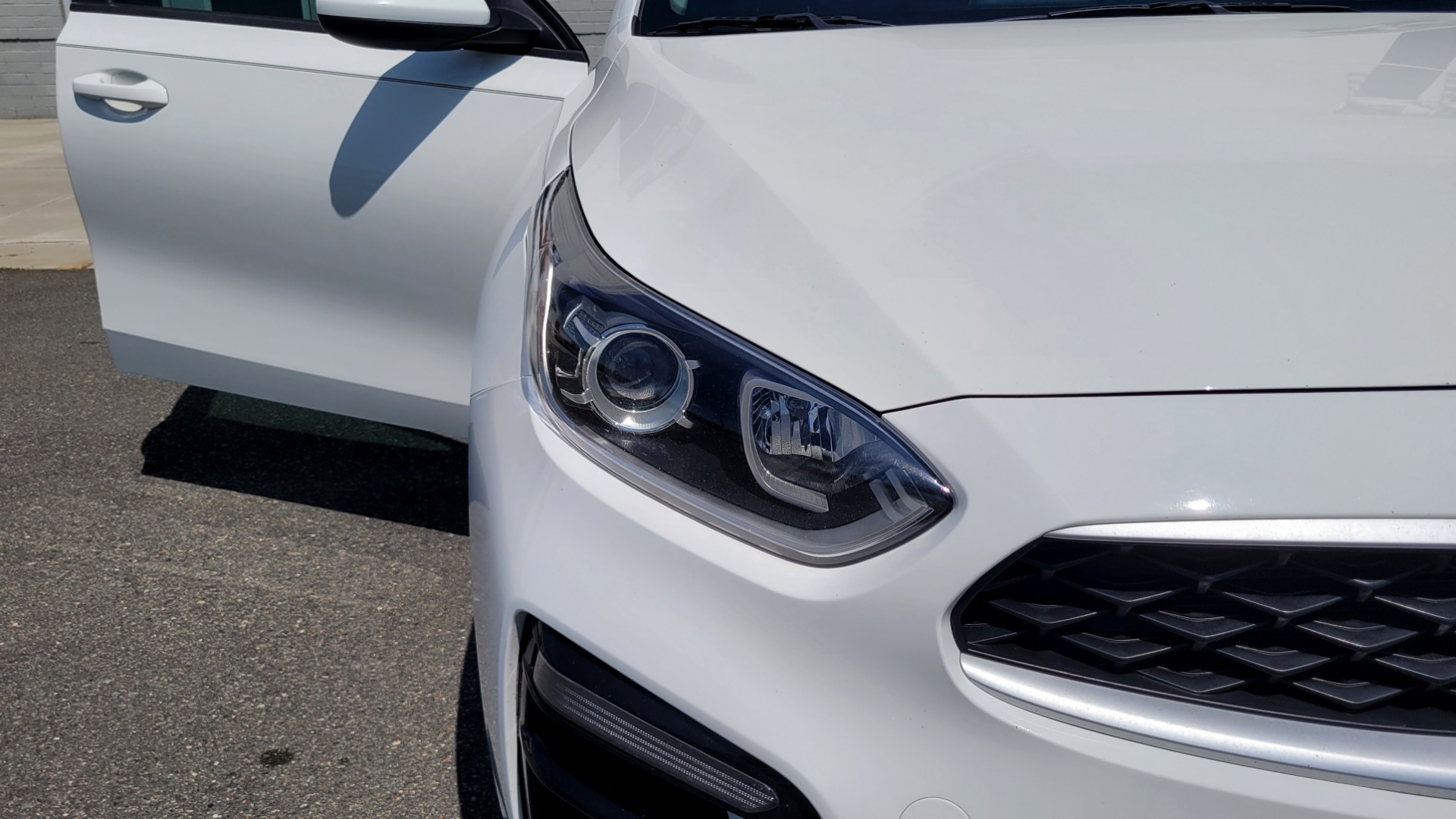 Used 2019 Kia FORTE LXS IVT 2.0L SEDAN / CVT TRANS / APPLE / DUAL-ZONE AIR / REARVIEW for sale $16,995 at Formula Imports in Charlotte NC 28227 21