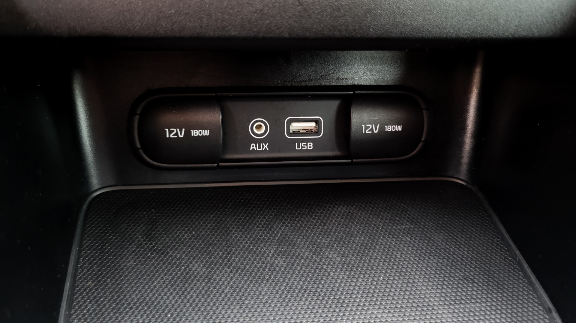 Used 2019 Kia FORTE LXS IVT 2.0L SEDAN / CVT TRANS / APPLE / DUAL-ZONE AIR / REARVIEW for sale $16,995 at Formula Imports in Charlotte NC 28227 49