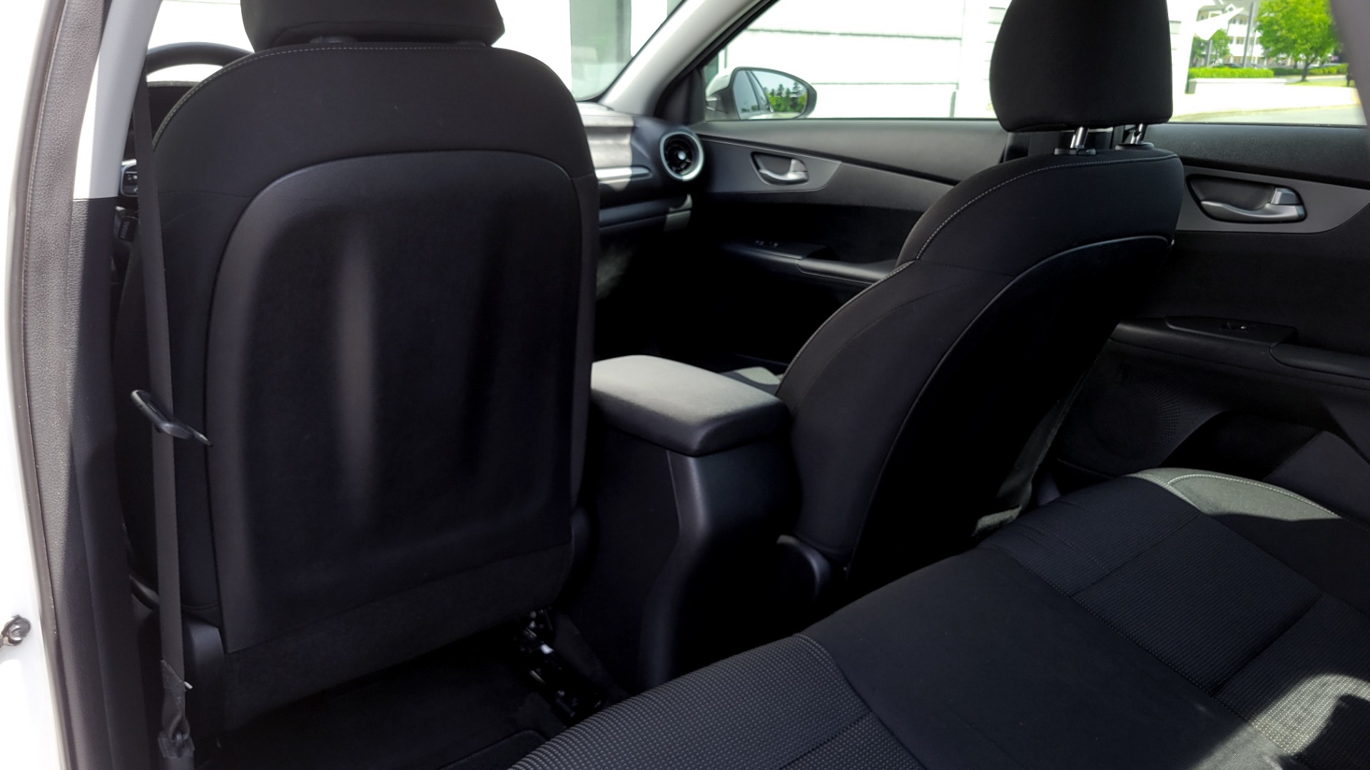 Used 2019 Kia FORTE LXS IVT 2.0L SEDAN / CVT TRANS / APPLE / DUAL-ZONE AIR / REARVIEW for sale $16,995 at Formula Imports in Charlotte NC 28227 58