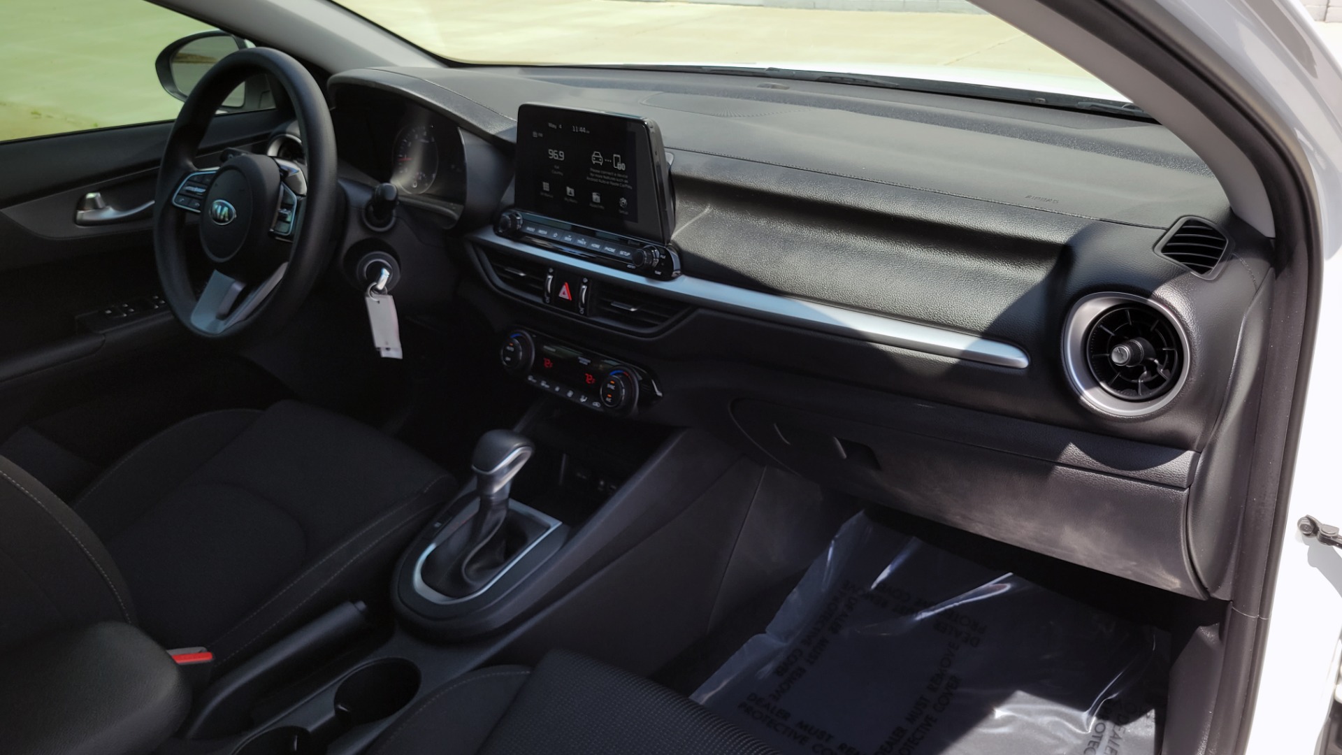 Used 2019 Kia FORTE LXS IVT 2.0L SEDAN / CVT TRANS / APPLE / DUAL-ZONE AIR / REARVIEW for sale $16,995 at Formula Imports in Charlotte NC 28227 64