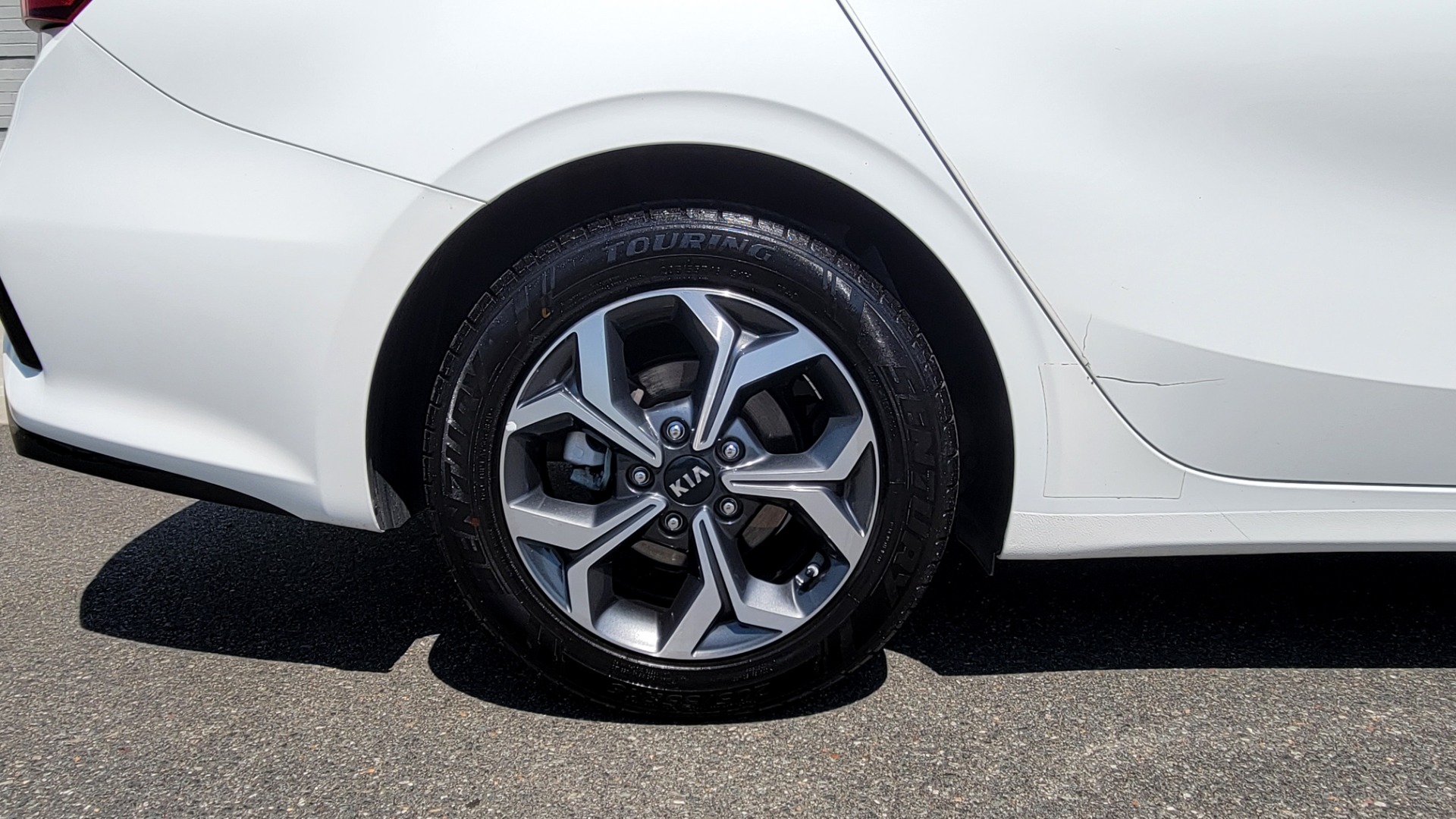 Used 2019 Kia FORTE LXS IVT 2.0L SEDAN / CVT TRANS / APPLE / DUAL-ZONE AIR / REARVIEW for sale $16,995 at Formula Imports in Charlotte NC 28227 75
