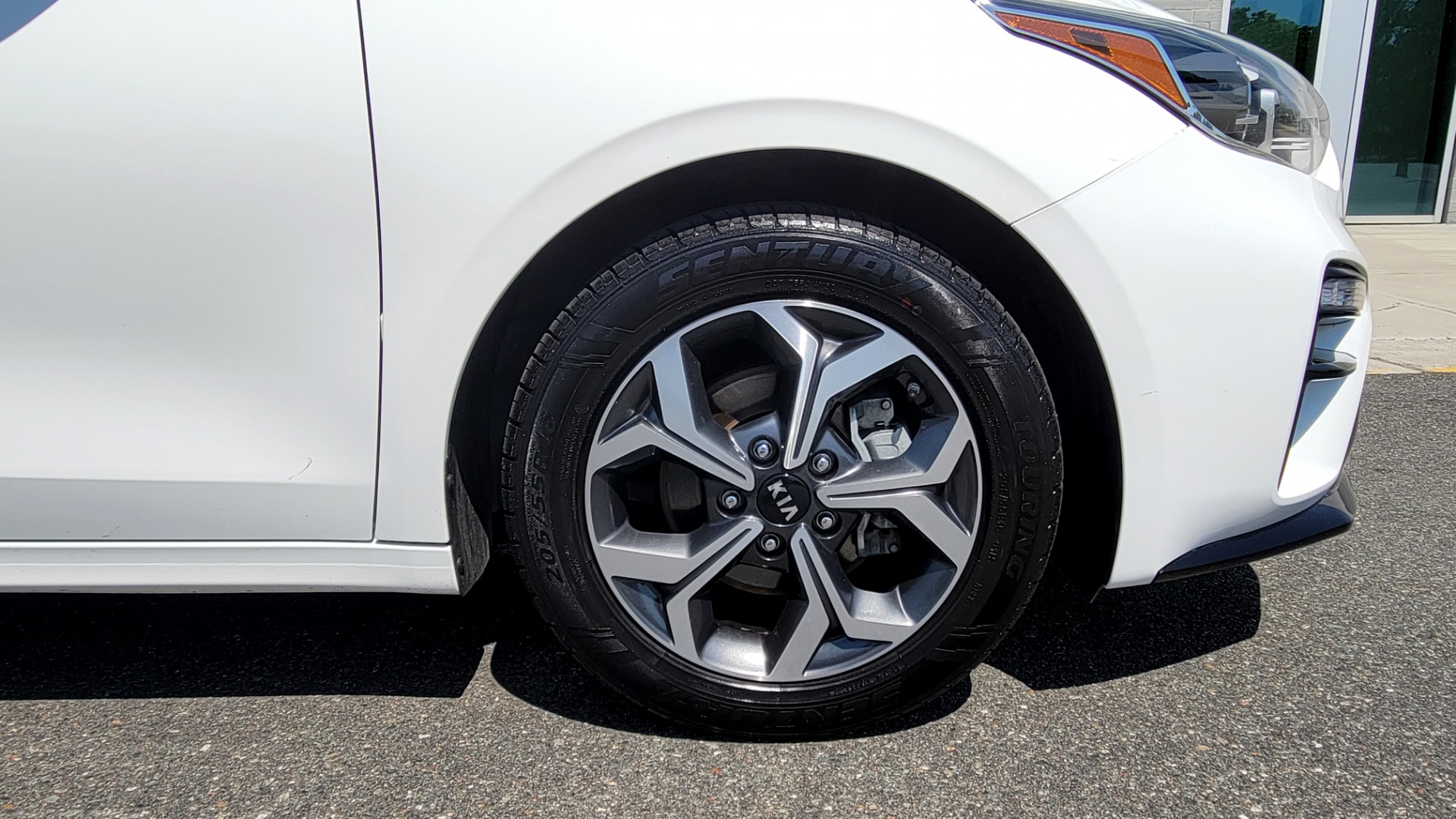 Used 2019 Kia FORTE LXS IVT 2.0L SEDAN / CVT TRANS / APPLE / DUAL-ZONE AIR / REARVIEW for sale $16,995 at Formula Imports in Charlotte NC 28227 76