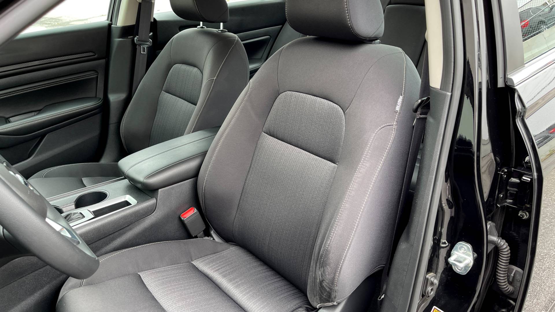 Used 2019 Nissan ALTIMA 2.5 S SEDAN / CVT AUTO / FWD / PROXIMITY KEY / REARVIEW for sale $22,295 at Formula Imports in Charlotte NC 28227 23
