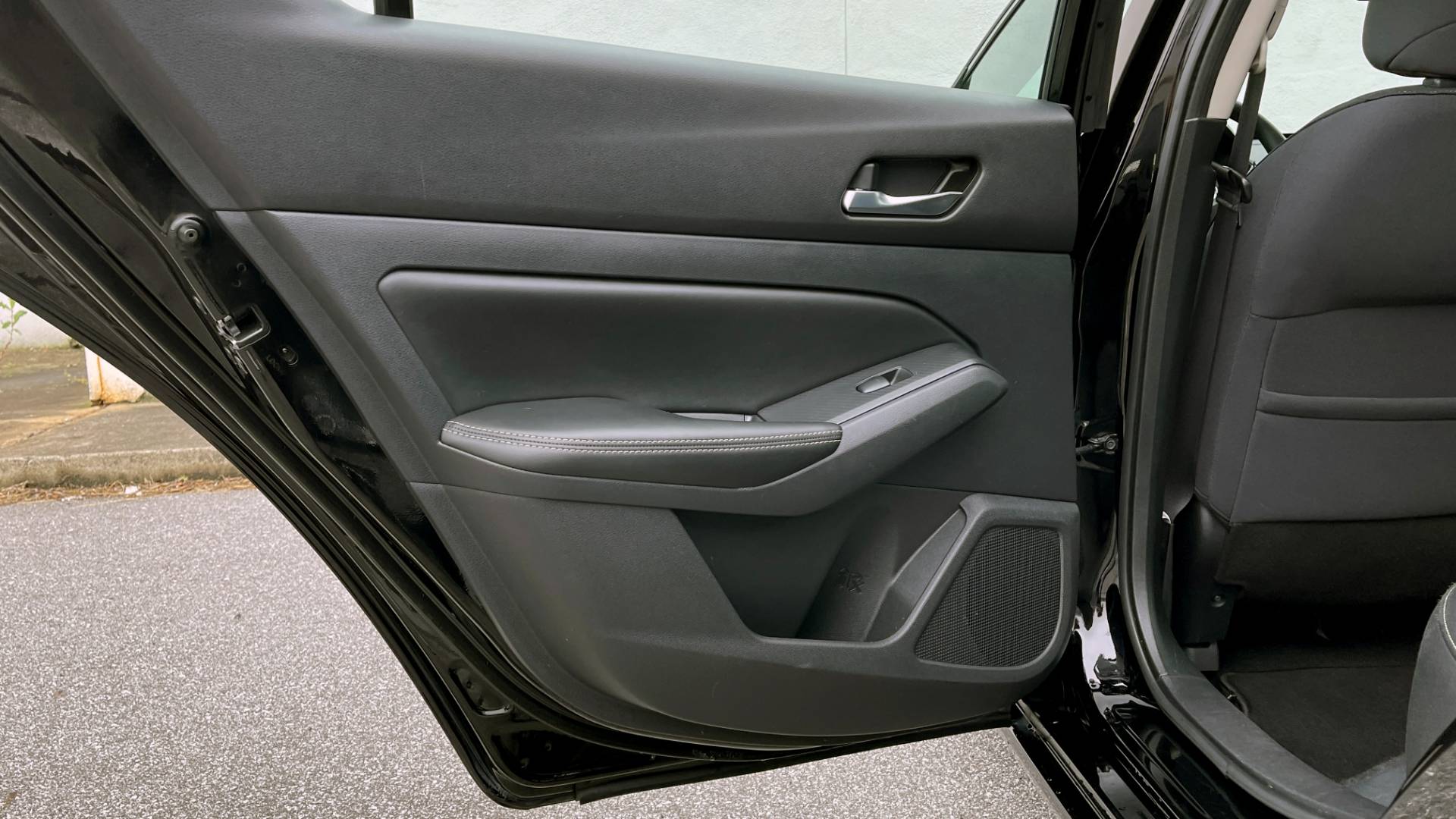 Used 2019 Nissan ALTIMA 2.5 S SEDAN / CVT AUTO / FWD / PROXIMITY KEY / REARVIEW for sale $22,295 at Formula Imports in Charlotte NC 28227 25