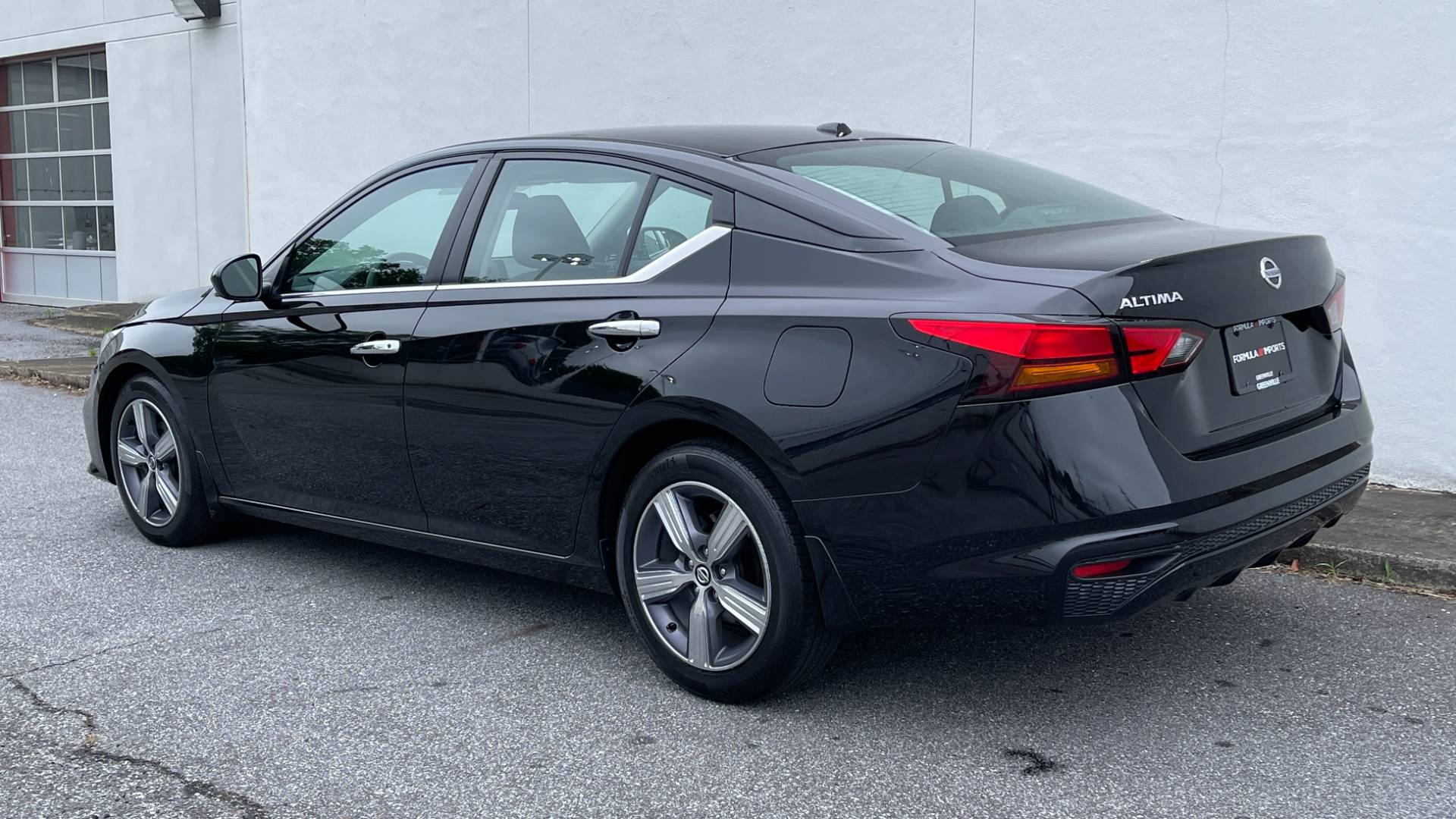 Used 2019 Nissan ALTIMA 2.5 S SEDAN / CVT AUTO / FWD / PROXIMITY KEY / REARVIEW for sale $22,295 at Formula Imports in Charlotte NC 28227 3
