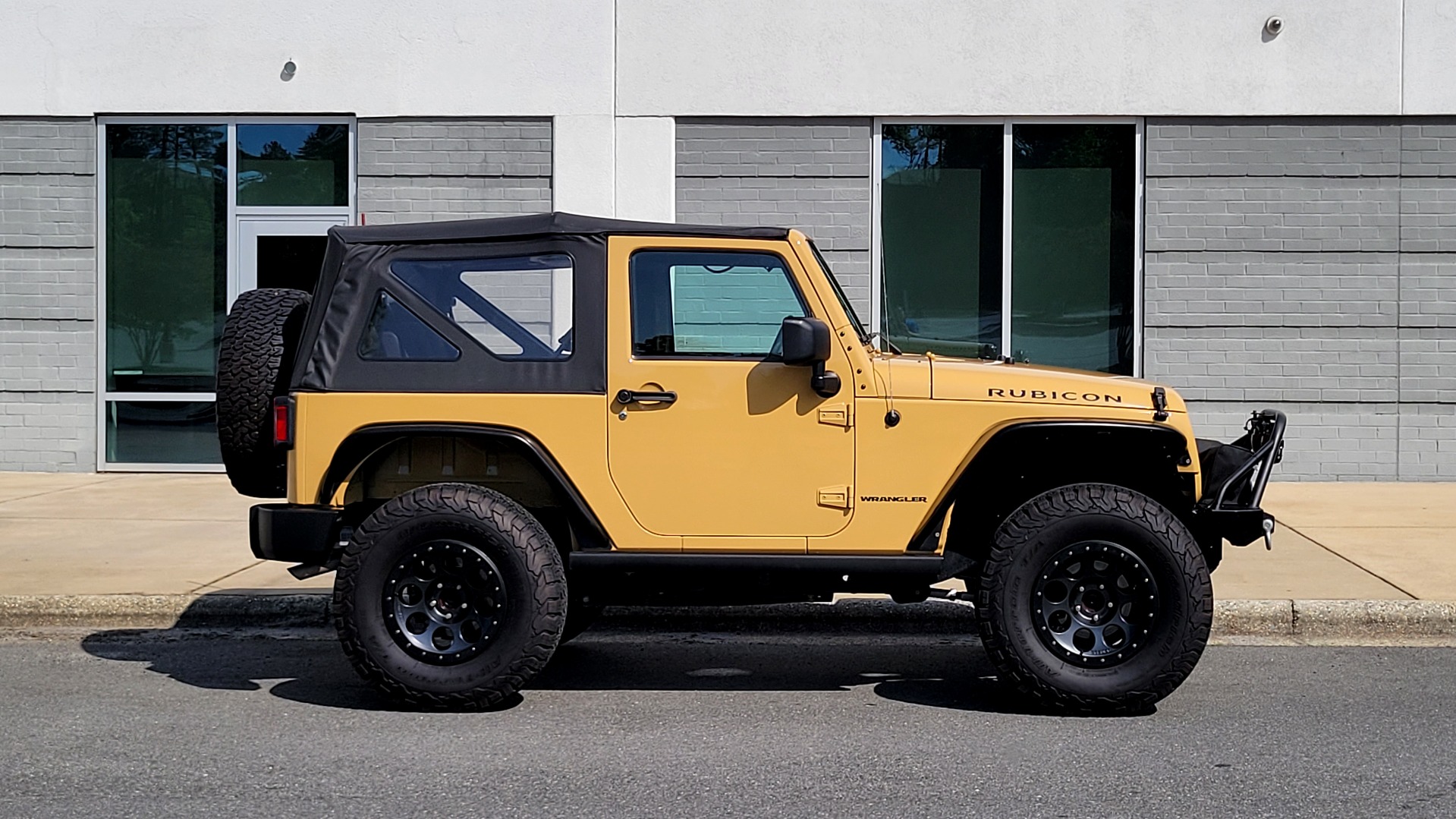 Used 2013 Jeep WRANGLER RUBICON 4X4 / 3.6L V6 / 6-SPD MANUAL / PWR CONV GRP / REARVIEW for sale Sold at Formula Imports in Charlotte NC 28227 10