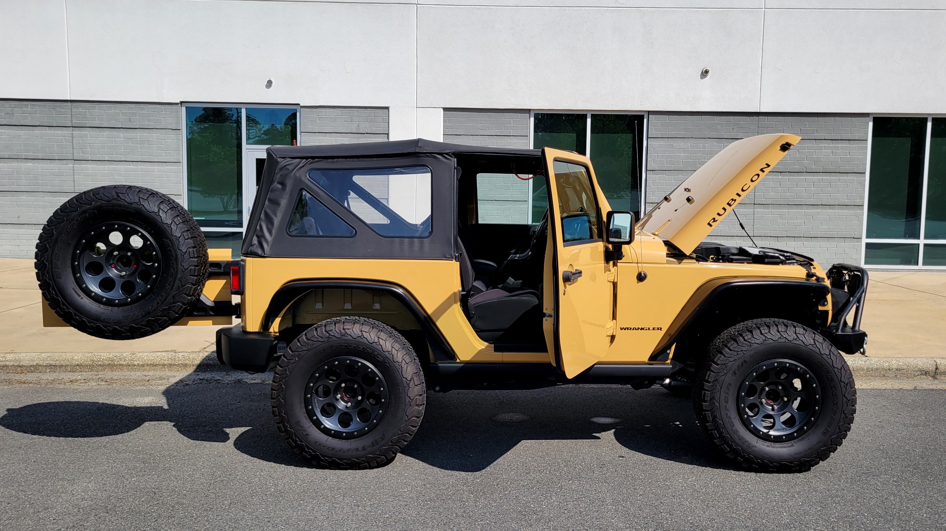 Used 2013 Jeep WRANGLER RUBICON 4X4 / 3.6L V6 / 6-SPD MANUAL / PWR CONV GRP / REARVIEW for sale $28,500 at Formula Imports in Charlotte NC 28227 13
