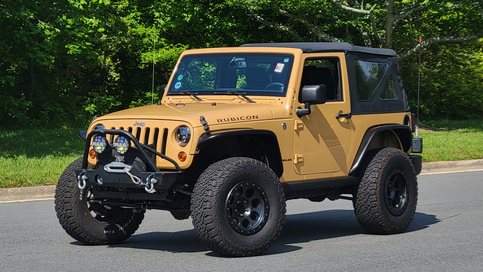 Used 2013 Jeep WRANGLER RUBICON 4X4 / 3.6L V6 / 6-SPD MANUAL / PWR CONV GRP / REARVIEW for sale $28,500 at Formula Imports in Charlotte NC 28227 2