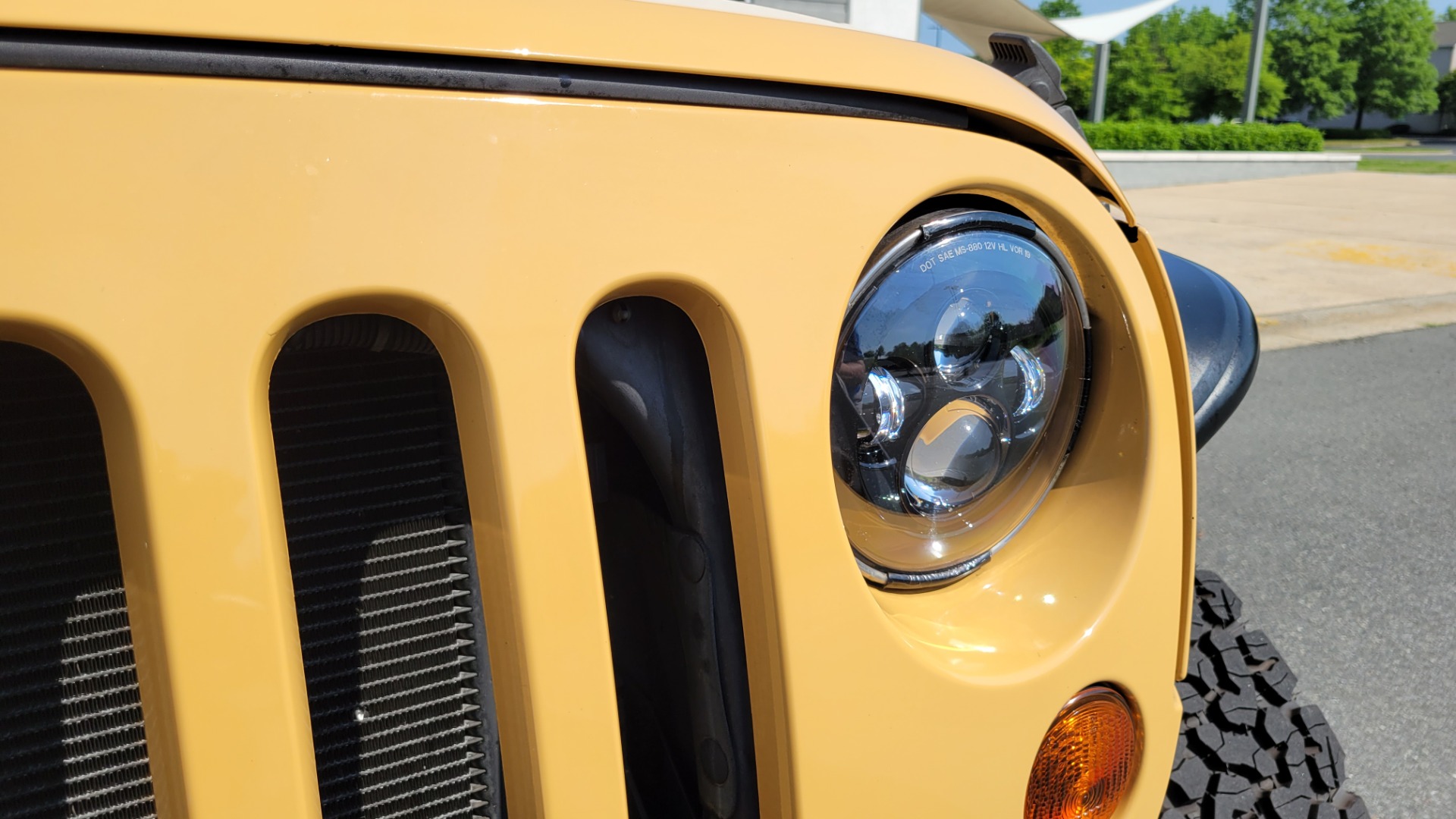 Used 2013 Jeep WRANGLER RUBICON 4X4 / 3.6L V6 / 6-SPD MANUAL / PWR CONV GRP / REARVIEW for sale Sold at Formula Imports in Charlotte NC 28227 31
