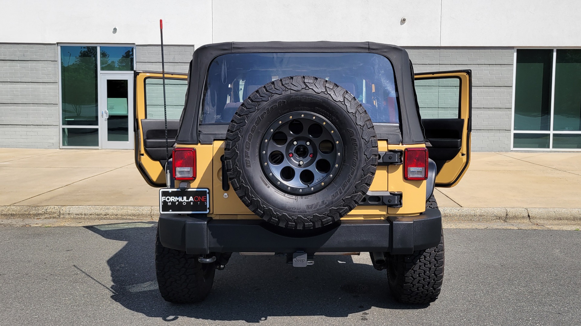 Used 2013 Jeep WRANGLER RUBICON 4X4 / 3.6L V6 / 6-SPD MANUAL / PWR CONV GRP / REARVIEW for sale Sold at Formula Imports in Charlotte NC 28227 36