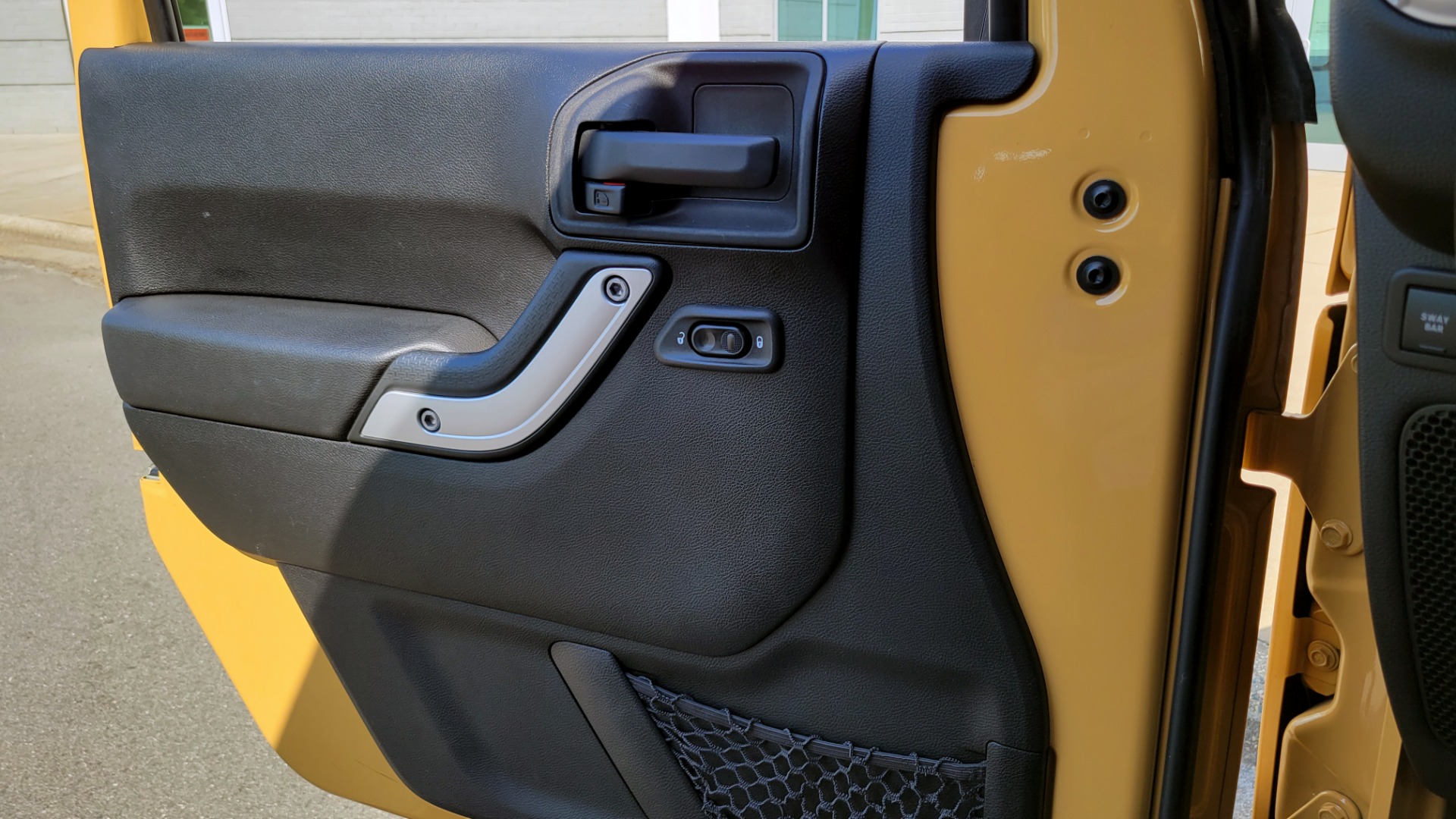 Used 2013 Jeep WRANGLER RUBICON 4X4 / 3.6L V6 / 6-SPD MANUAL / PWR CONV GRP / REARVIEW for sale $28,500 at Formula Imports in Charlotte NC 28227 48