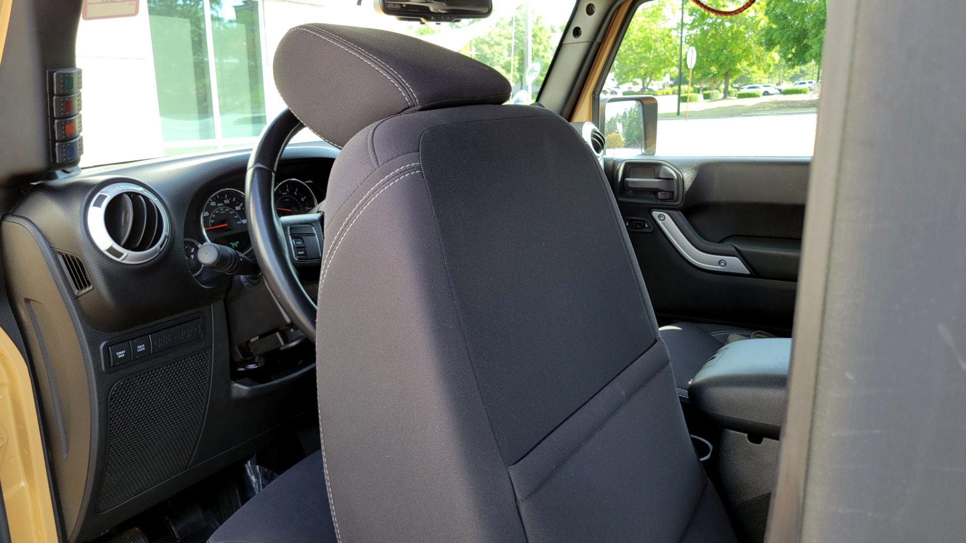 Used 2013 Jeep WRANGLER RUBICON 4X4 / 3.6L V6 / 6-SPD MANUAL / PWR CONV GRP / REARVIEW for sale $28,500 at Formula Imports in Charlotte NC 28227 59