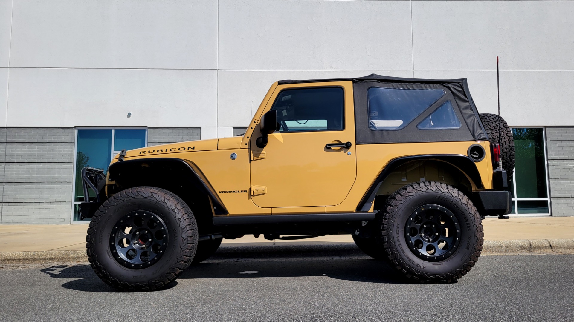 Used 2013 Jeep WRANGLER RUBICON 4X4 / 3.6L V6 / 6-SPD MANUAL / PWR CONV GRP / REARVIEW for sale $28,500 at Formula Imports in Charlotte NC 28227 6