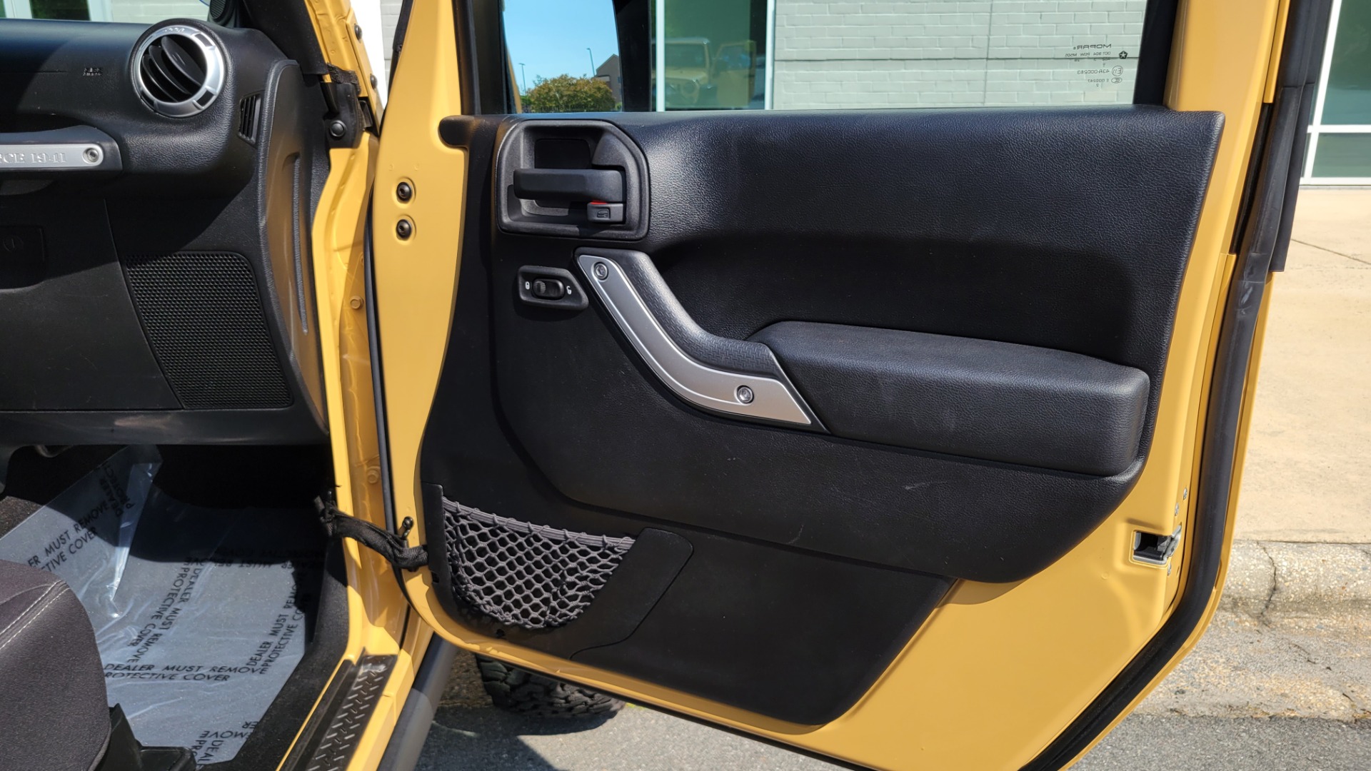 Used 2013 Jeep WRANGLER RUBICON 4X4 / 3.6L V6 / 6-SPD MANUAL / PWR CONV GRP / REARVIEW for sale $28,500 at Formula Imports in Charlotte NC 28227 67