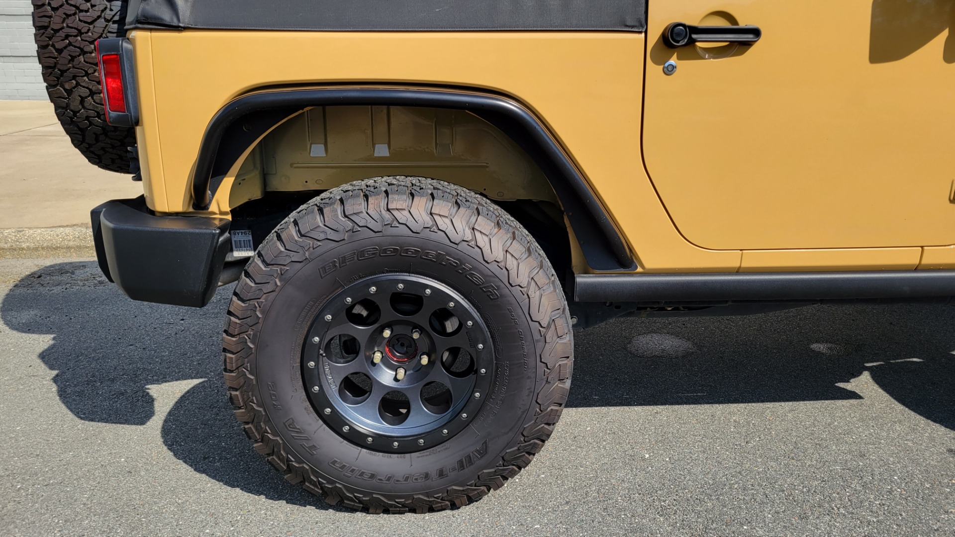 Used 2013 Jeep WRANGLER RUBICON 4X4 / 3.6L V6 / 6-SPD MANUAL / PWR CONV GRP / REARVIEW for sale Sold at Formula Imports in Charlotte NC 28227 82